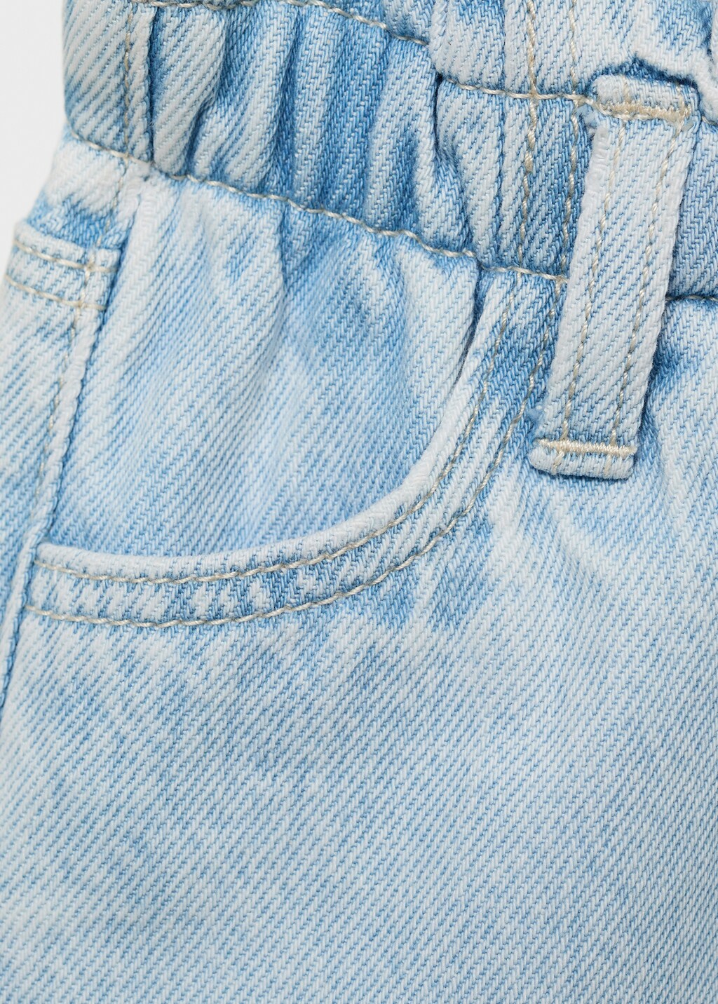 Denim skirt with frayed hem