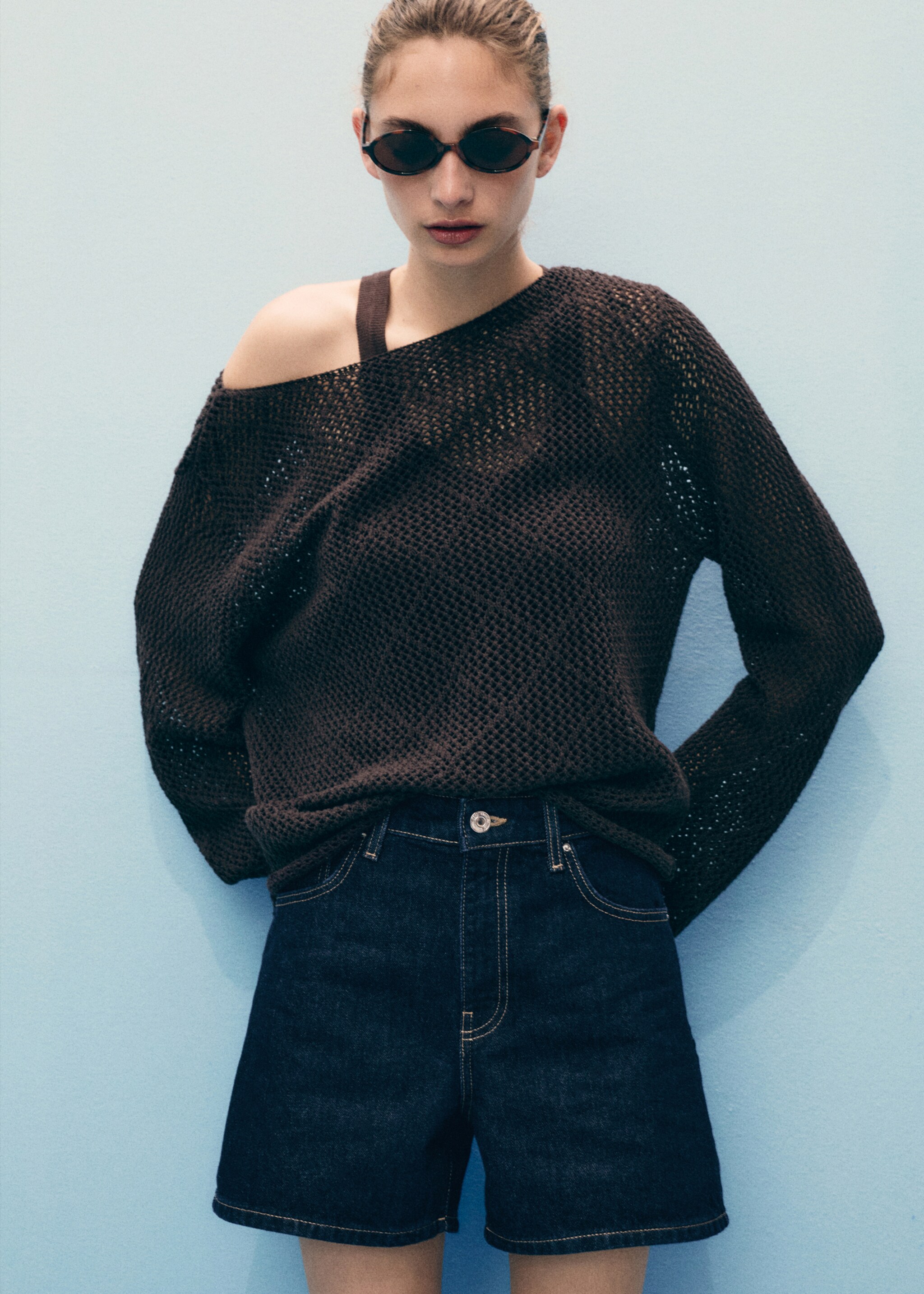 High-waisted straight-fit denim shorts - Details of the article 1, Open Blue. Ref: 87067704-00.