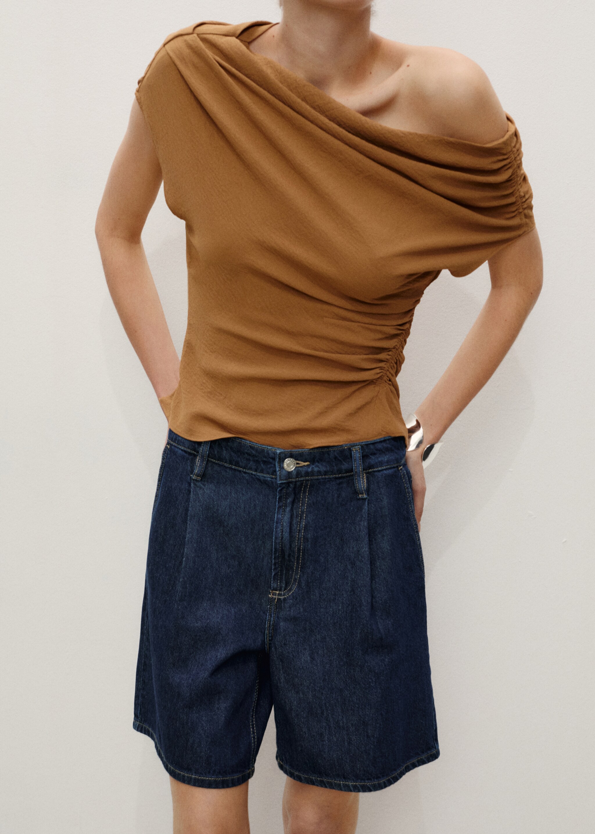 Bermuda en jean pinces rinse wash - Plan moyen