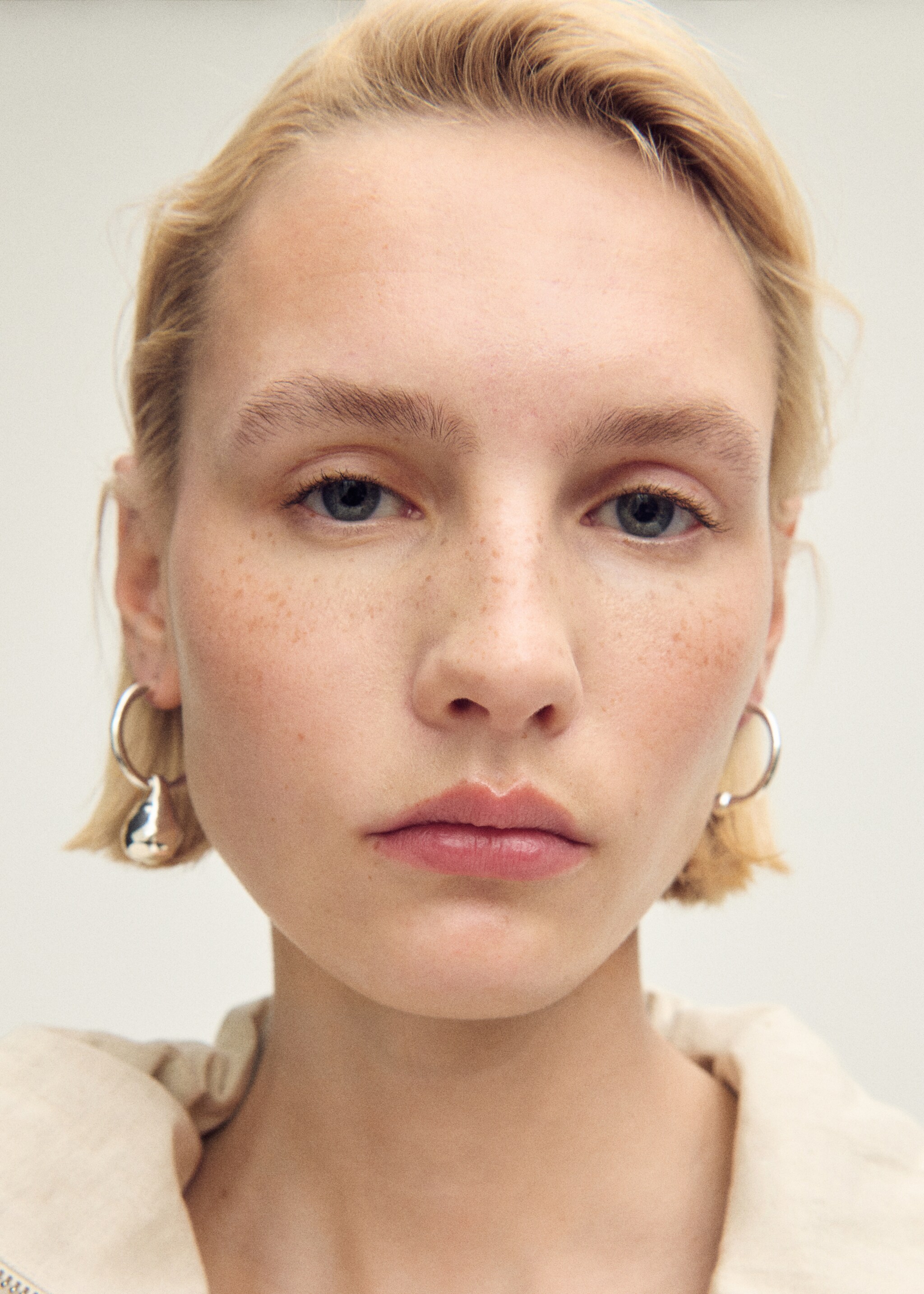 Mixed hoop earrings - Details of the article 9