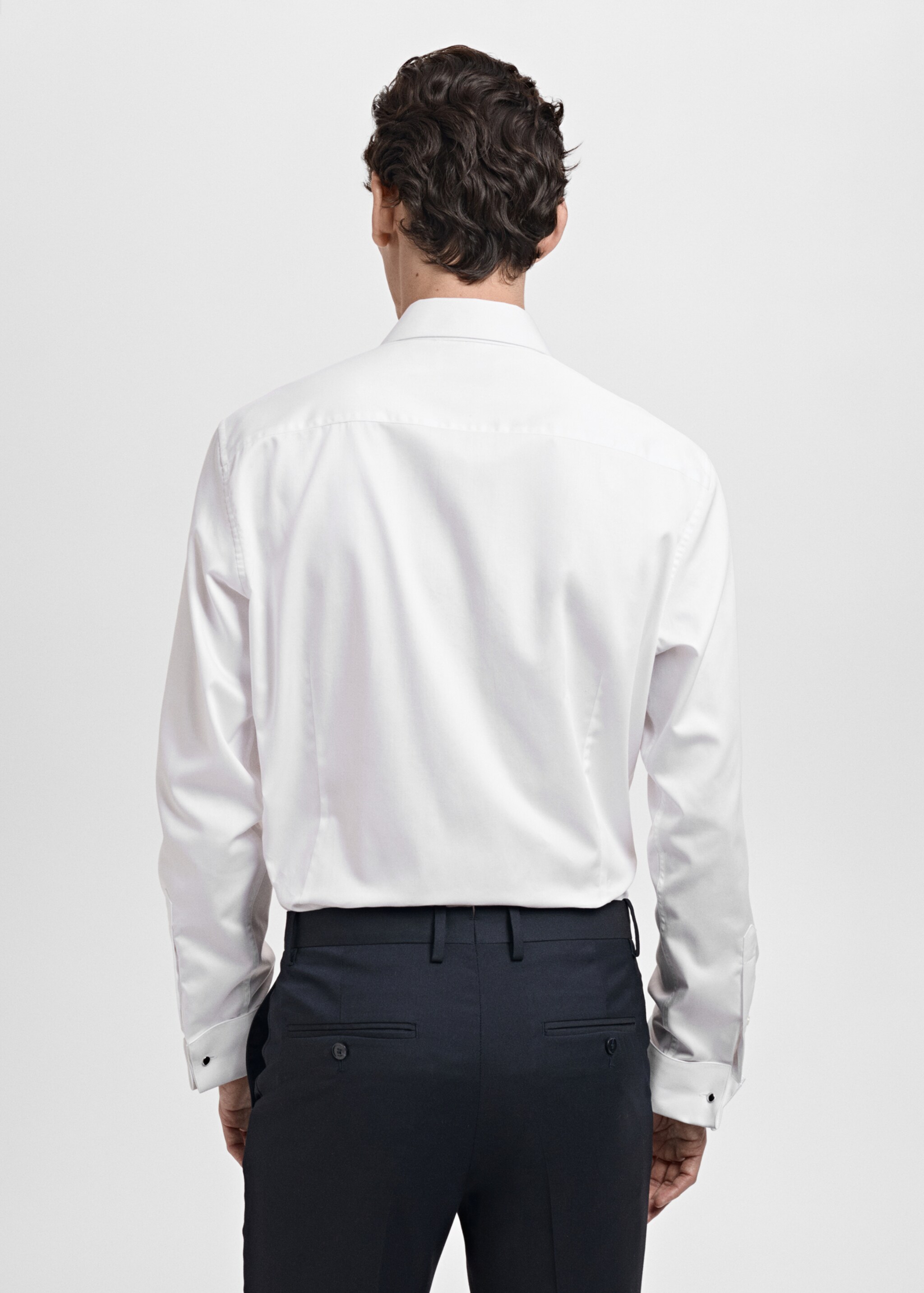 100% cotton slim-fit suit shirt - Reverse of the article