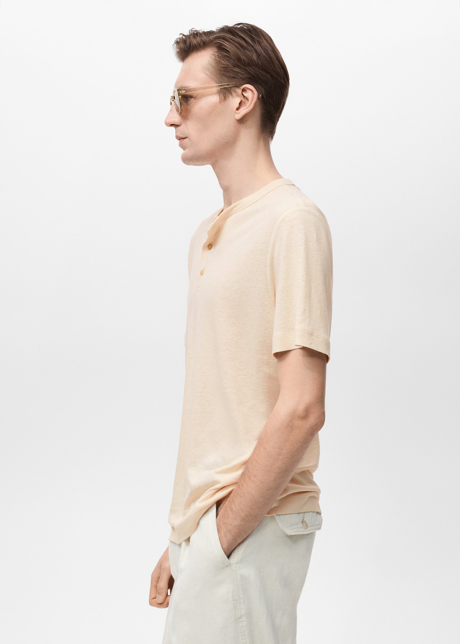 Leinen-Shirt mit Knöpfen - Detail des Artikels 2