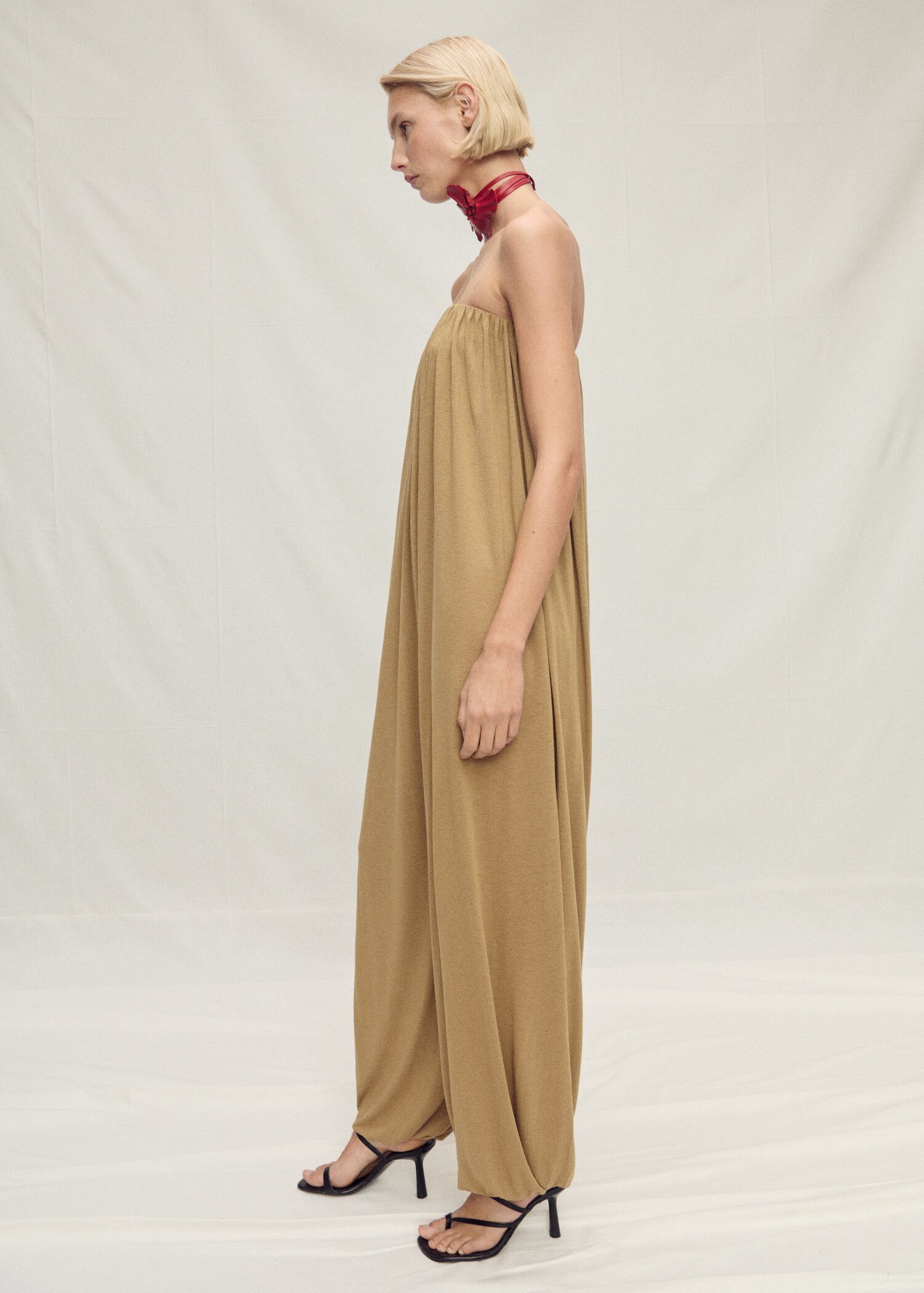 Strapless jumpsuit with puffed hem - Details of the article 2
