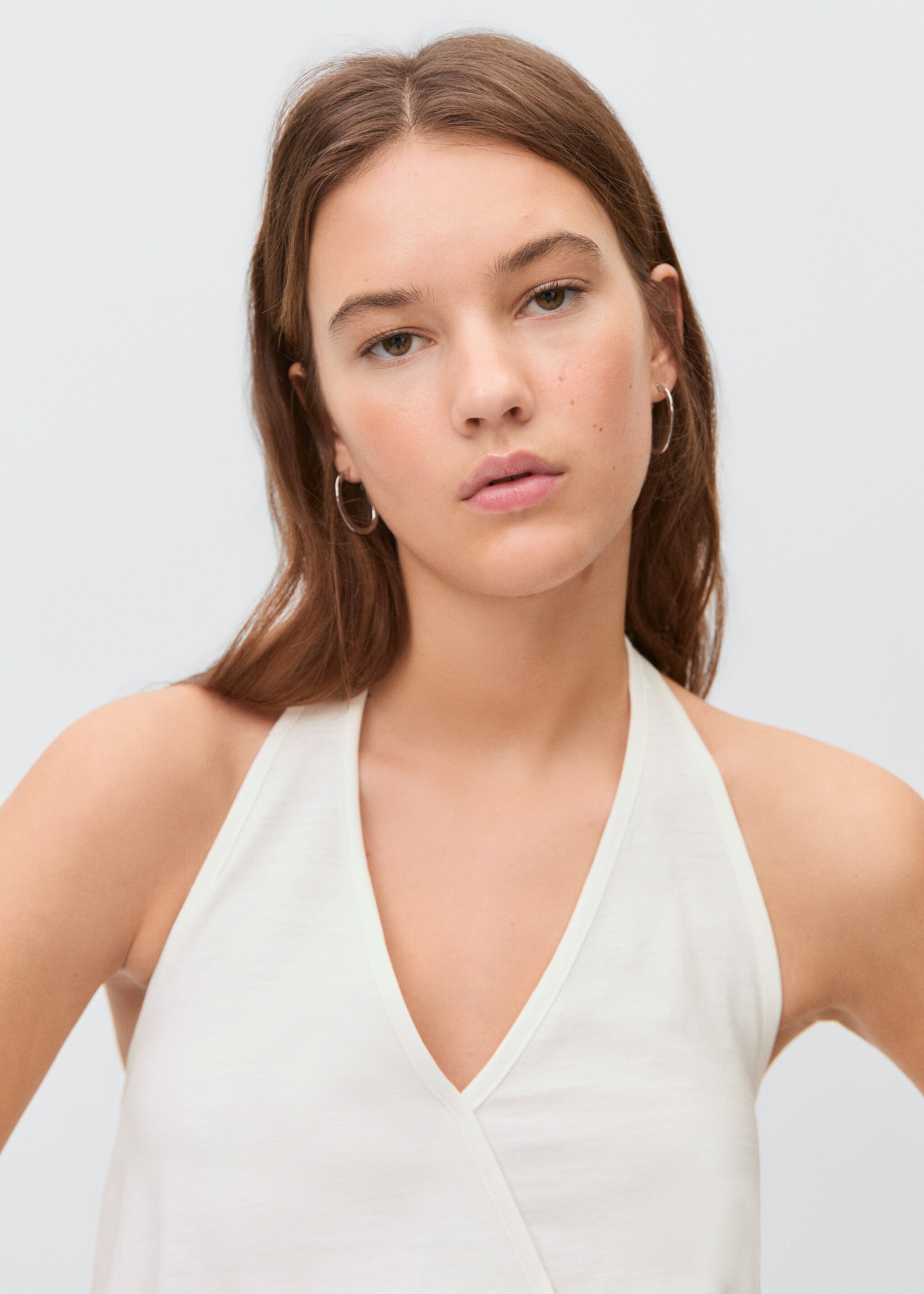 Halter-neck crossover top - Details of the article 1
