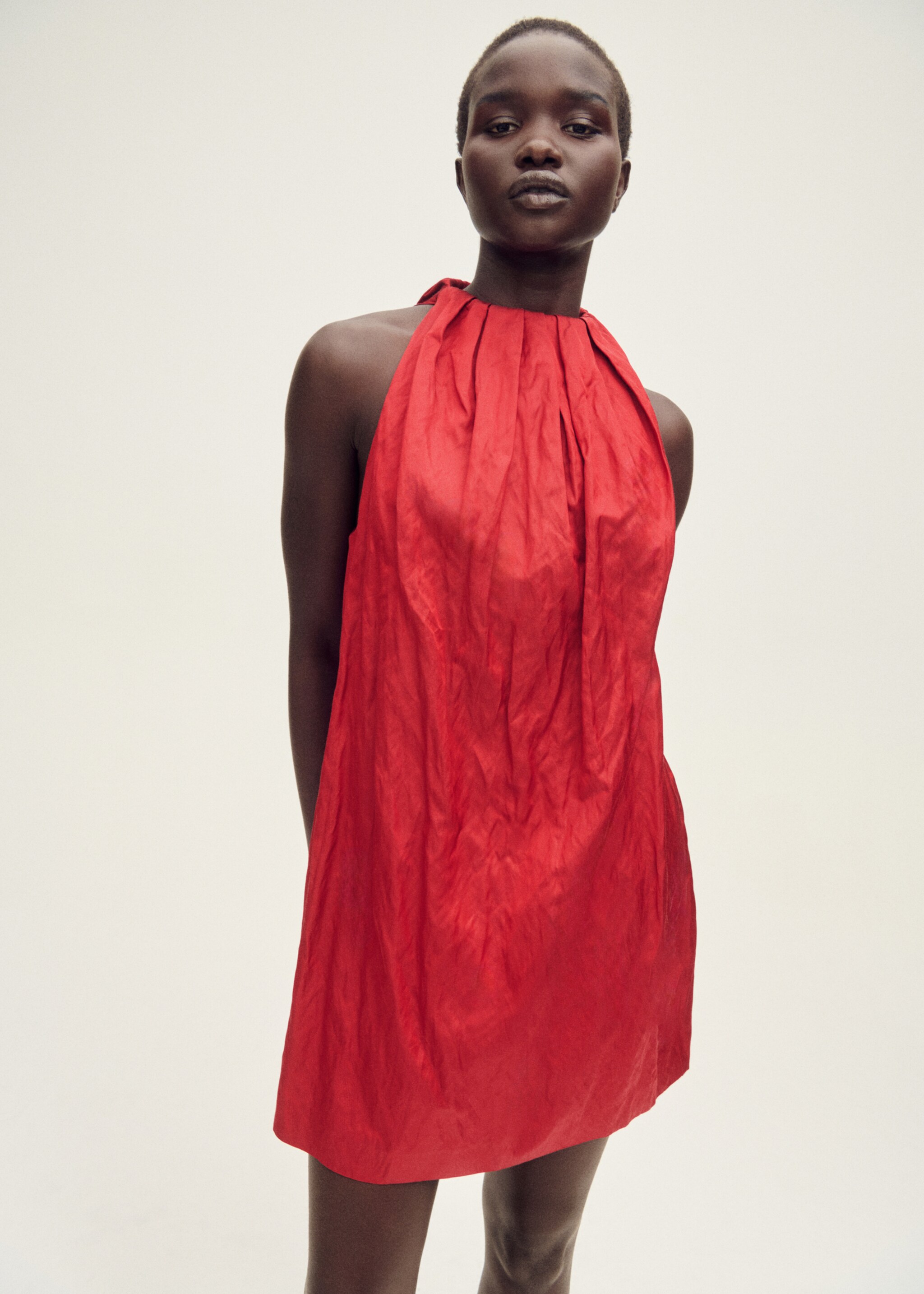 Halter dress with bow detail - Medium plane