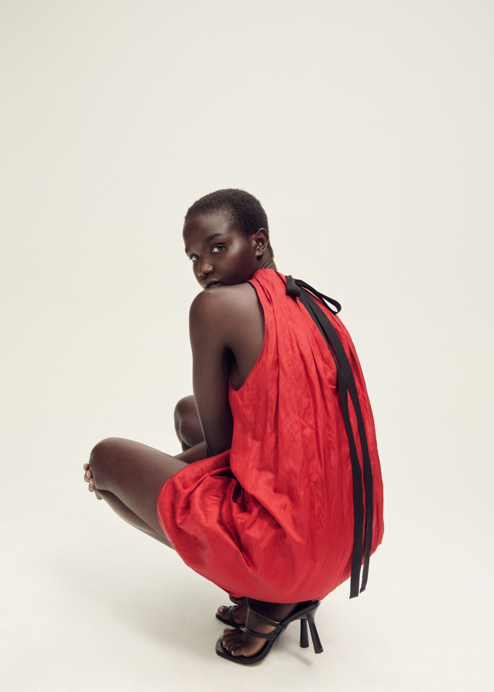 Halter dress with bow detail - Details of the article 2