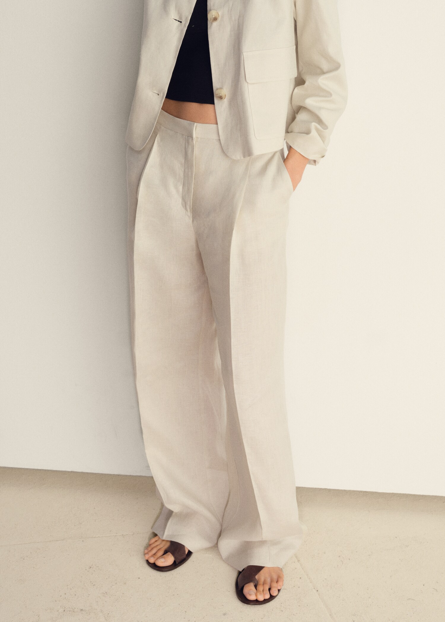 Straight-fit linen trousers with pleats - Medium plane