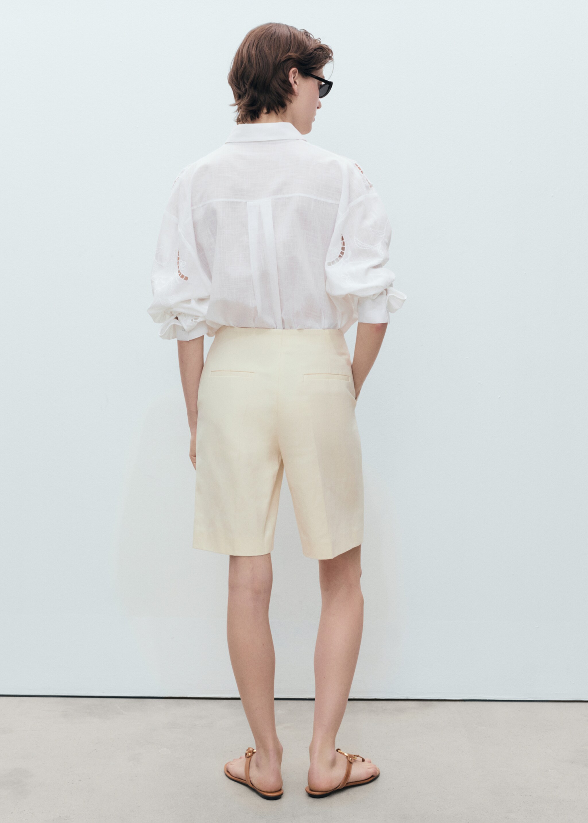 Oversized embroidered shirt - Reverse of the article