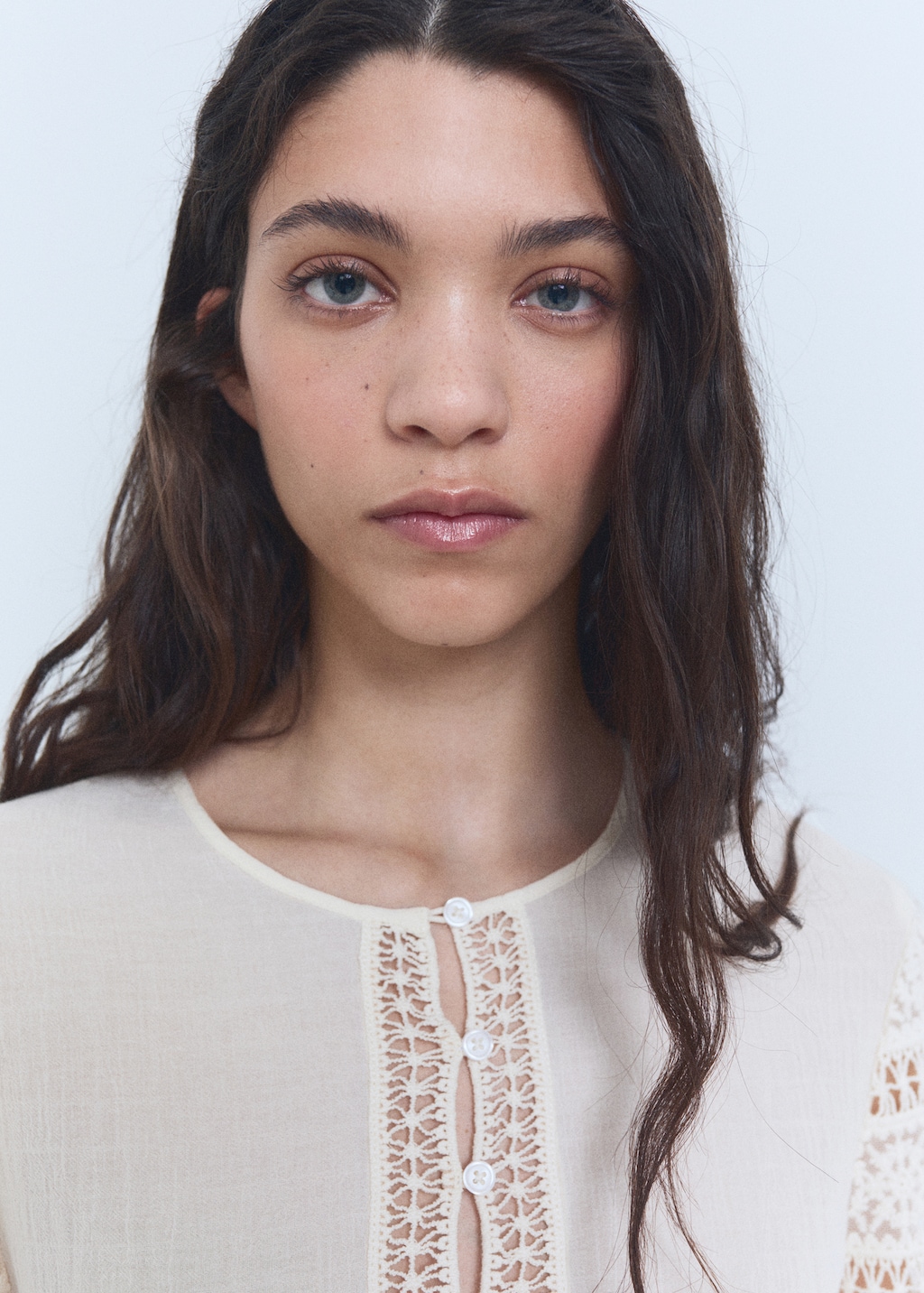 Embroidered cotton blouse with lace details