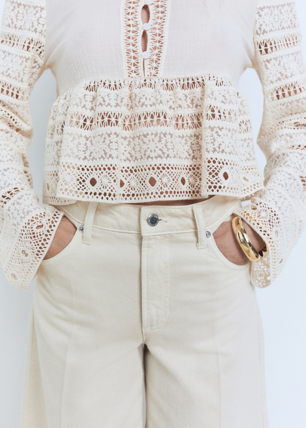 Embroidered cotton blouse with lace details