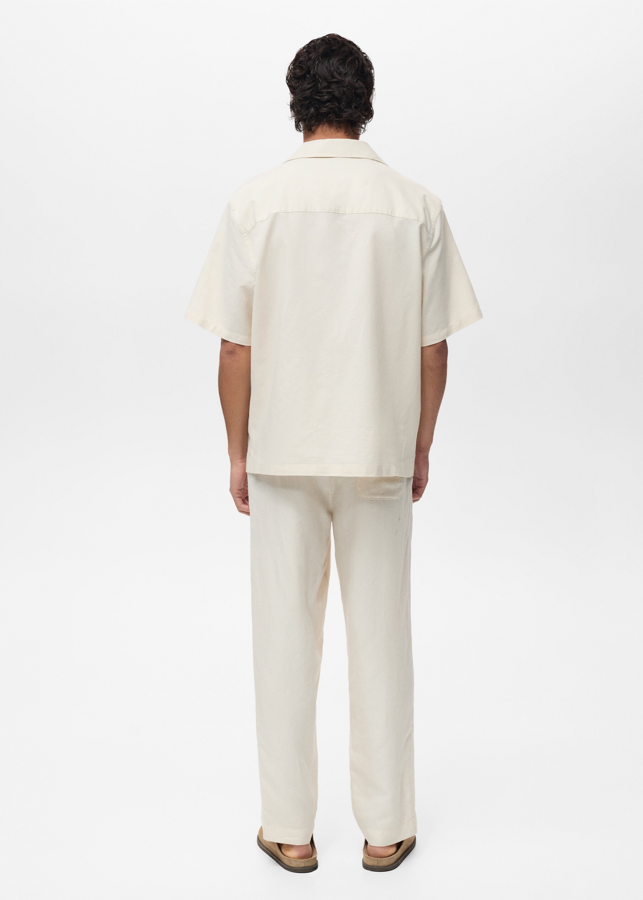Linen shirt with bowling collar and pocket - Reverse of the article