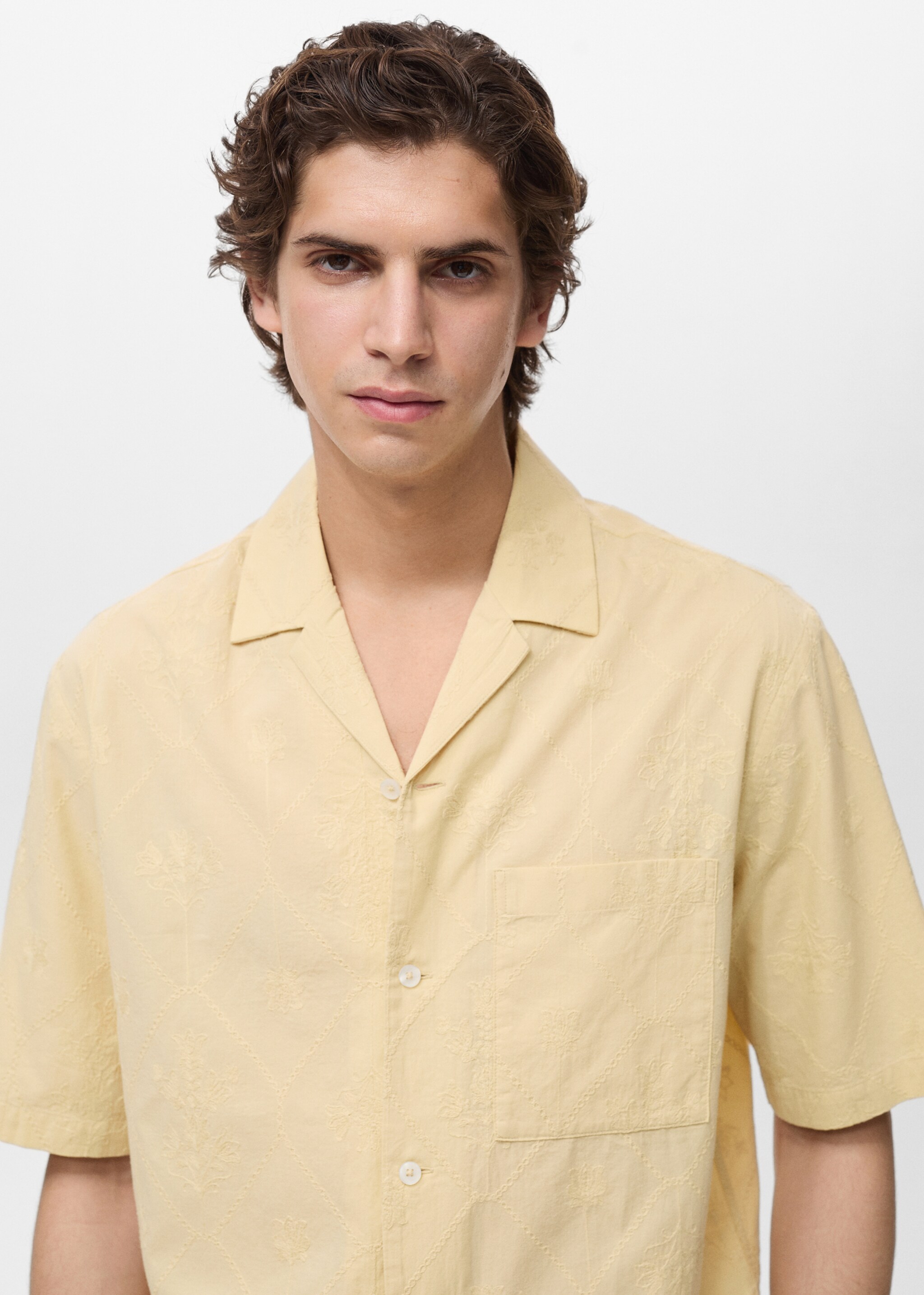 Shirt with embroidered bowling collar - Details of the article 1