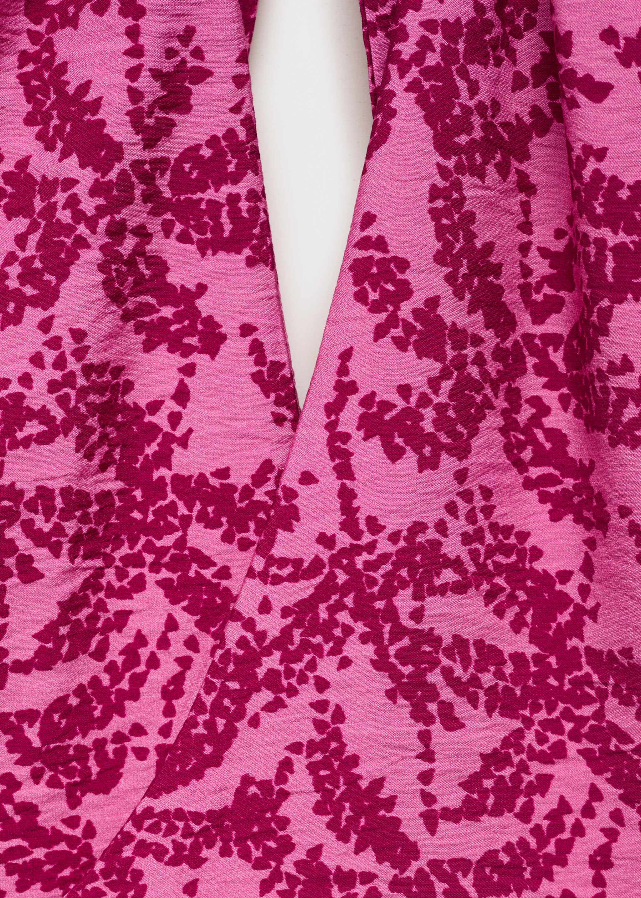 Top estampado cuello halter - Detalle del artículo 8