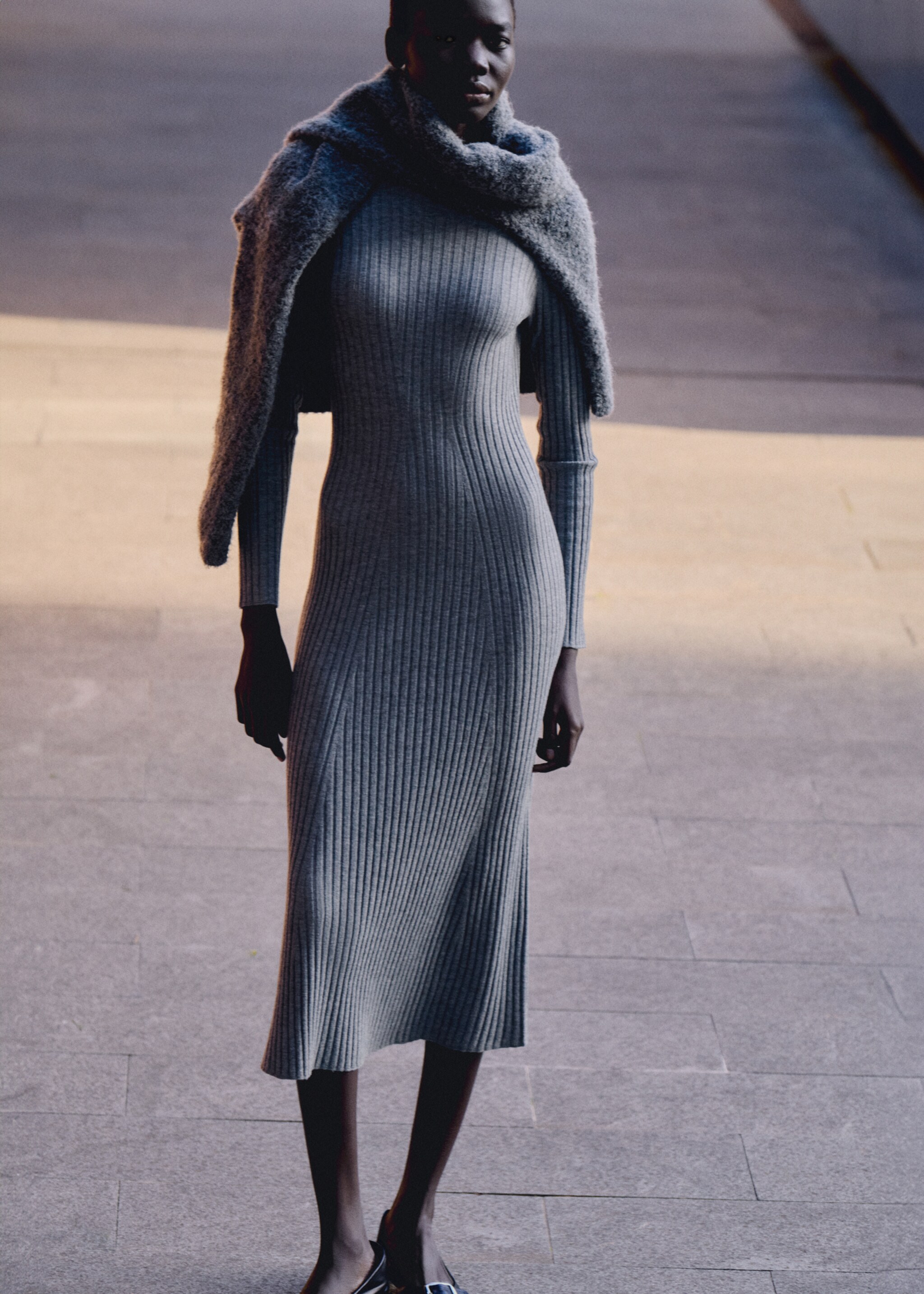 Flared knit dress with perkins collar - Details of the article 7