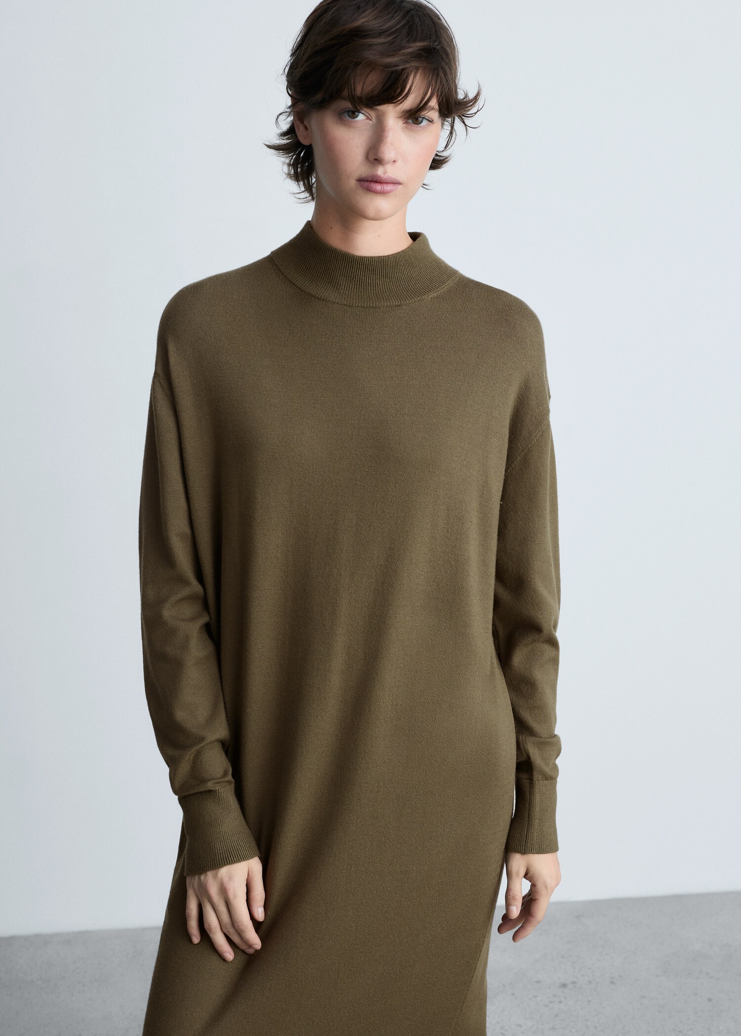 Robe maille col montant - Plan moyen