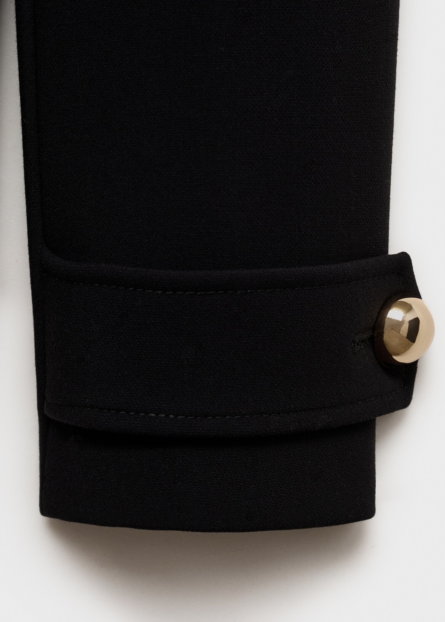 Zweireihige Jacke mit Reverskragen - Detail des Artikels 8