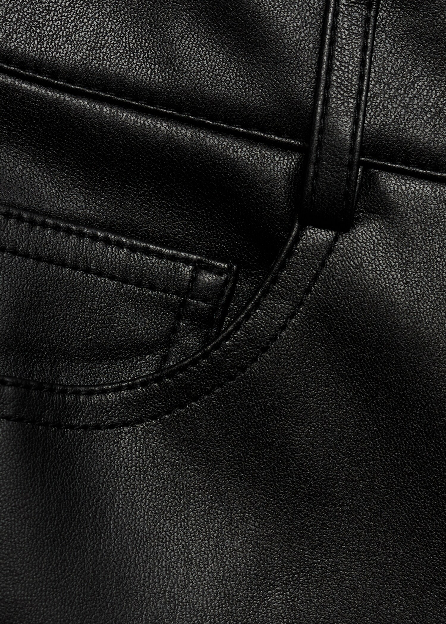 Gerade Hose mit Leder-Effekt - Detail des Artikels 8