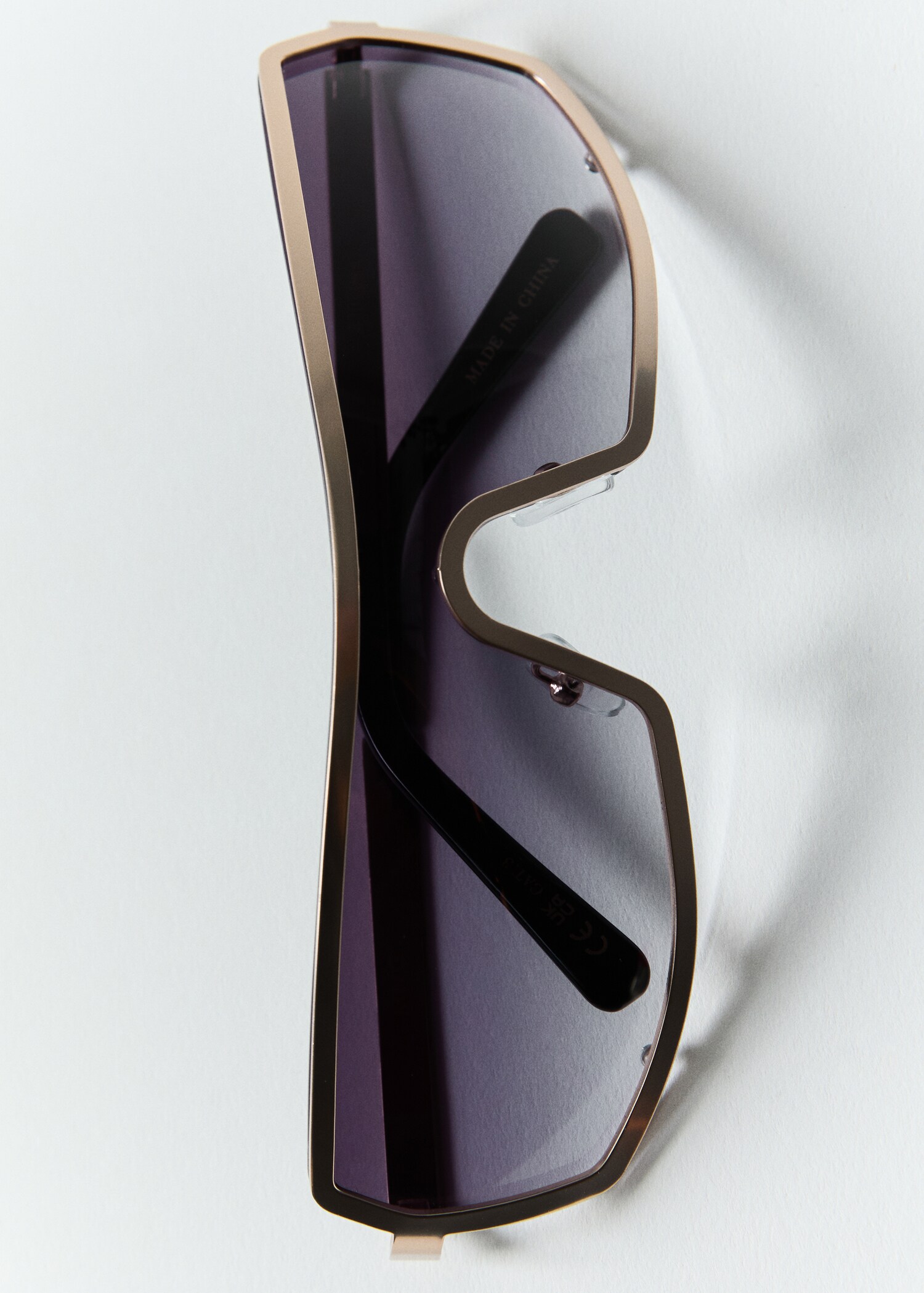 Sonnenbrille mit durchgehendem Glas - Detail des Artikels 5