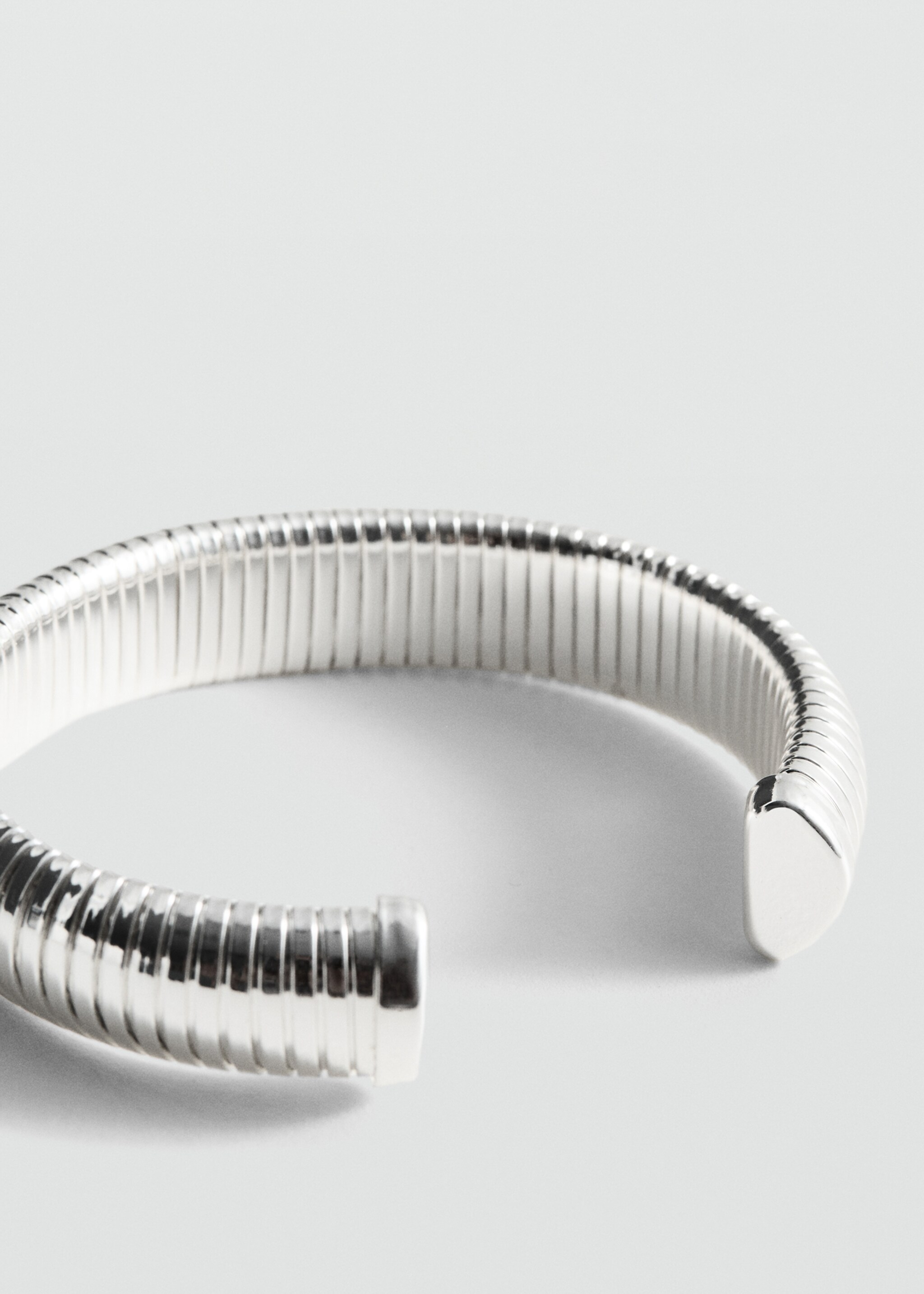 Rigid textured bracelet - Medium plane
