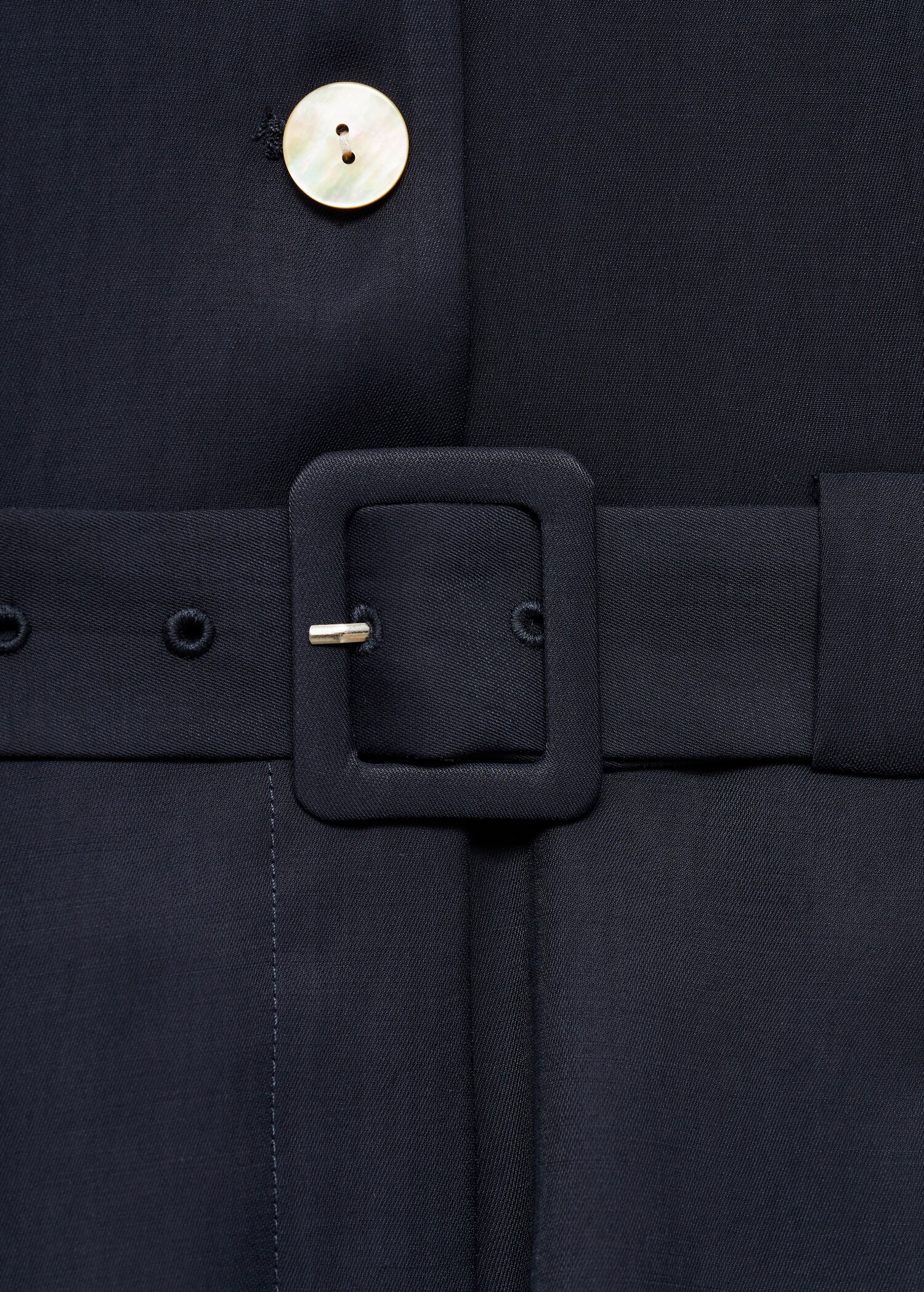Korte jumpsuit met ceintuur - Detail van het artikel 0