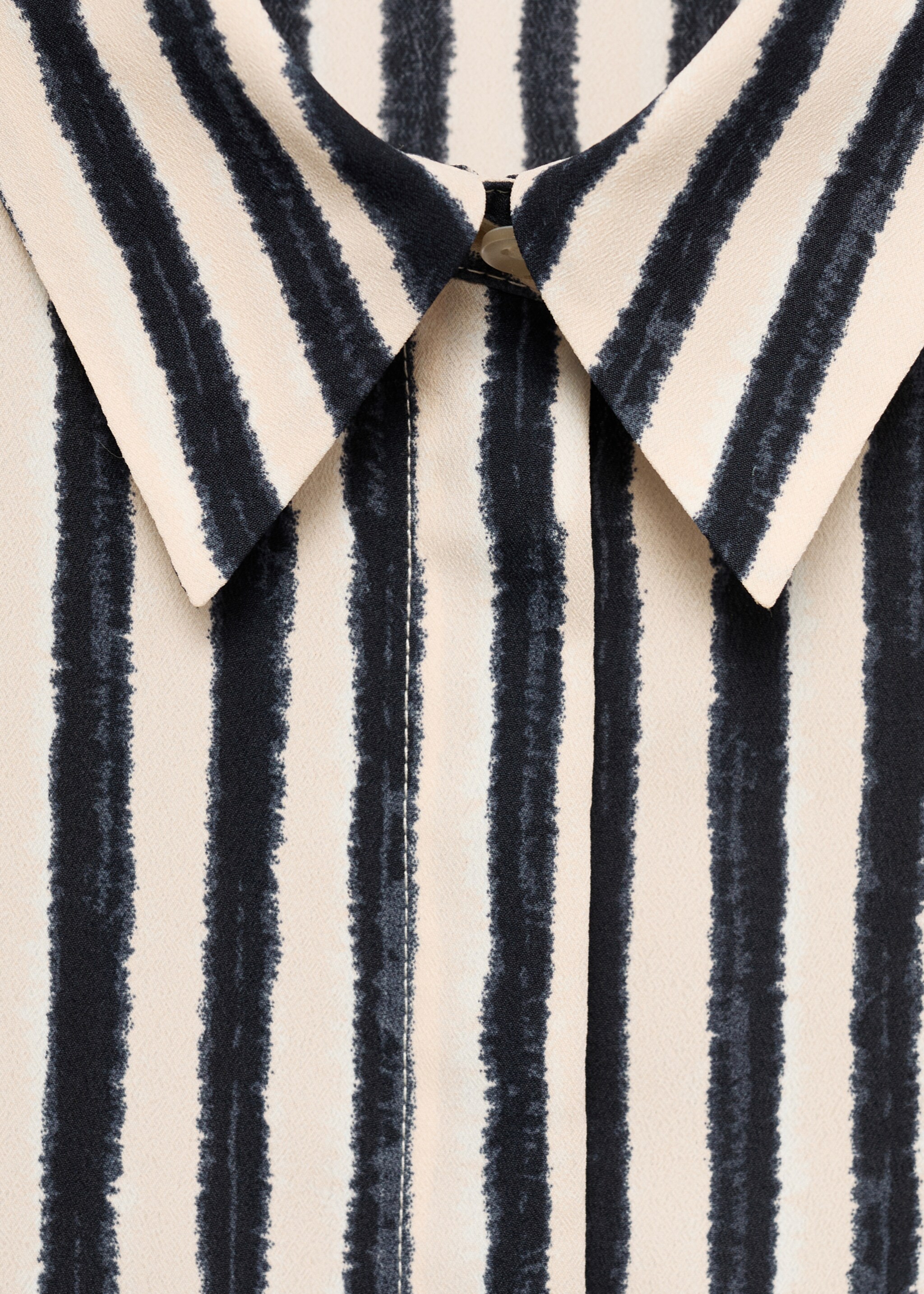 Striped flowy shirt - Details of the article 8