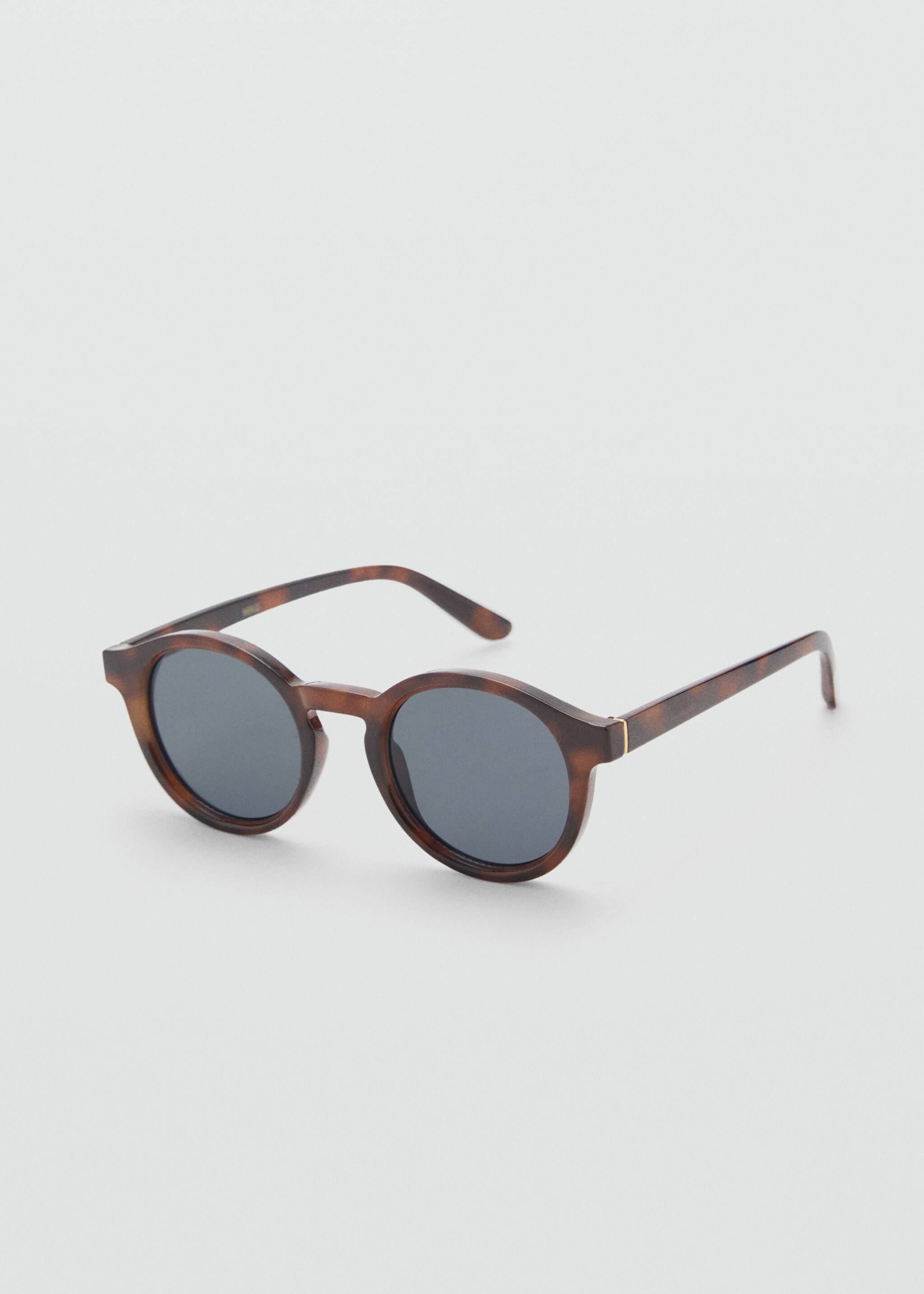 Lunettes de soleil monture ronde - Plan moyen