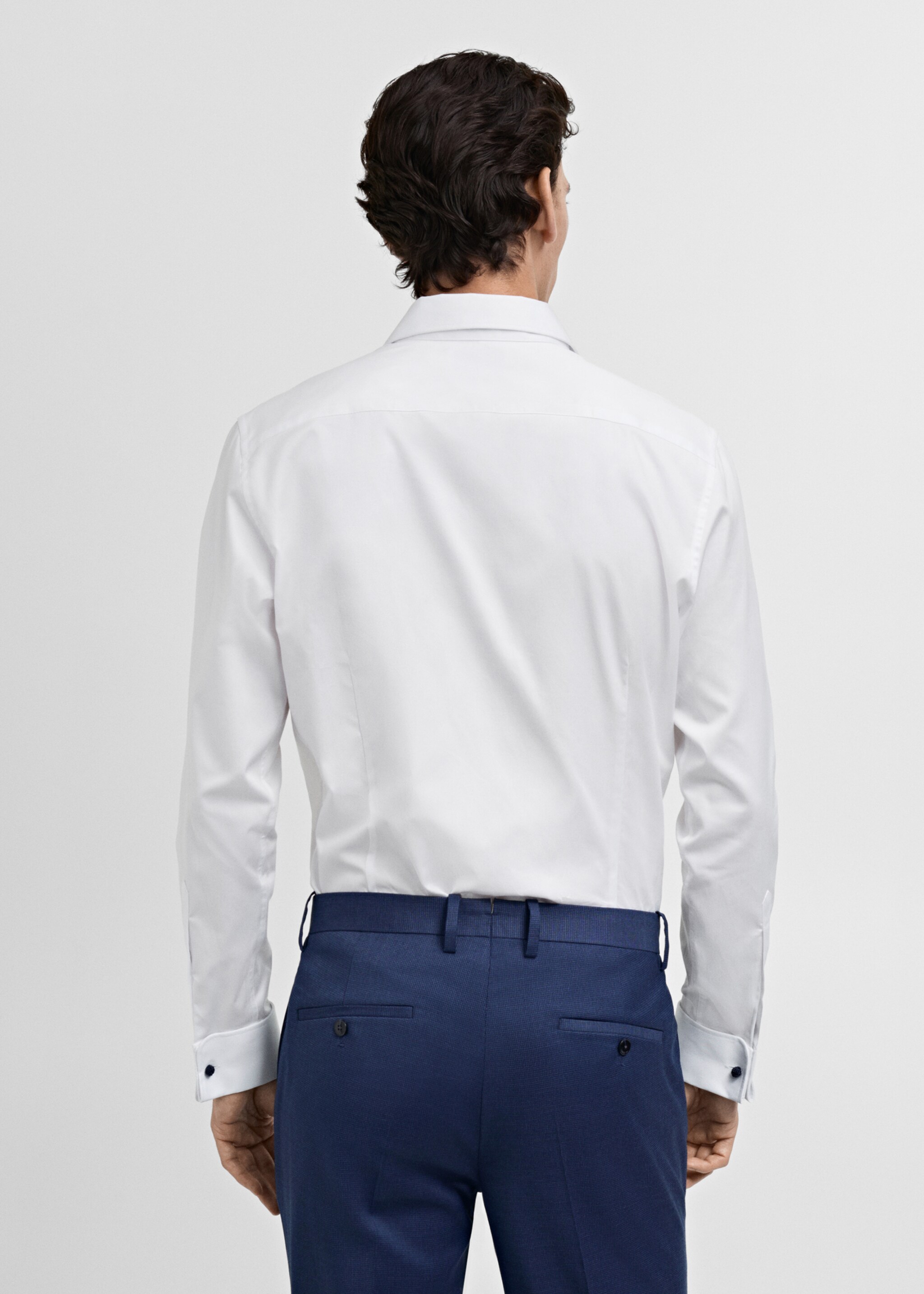 Chemise costume slim-fit tissu twill boutons de manchette - Verso de l’article