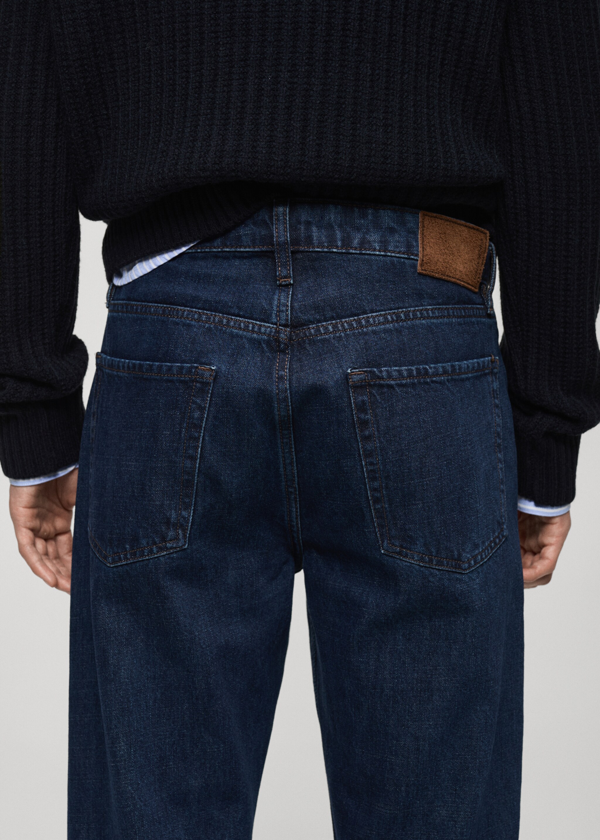 Straight Fit-Jeans Moby mit dunkler Waschung - Detail des Artikels 6