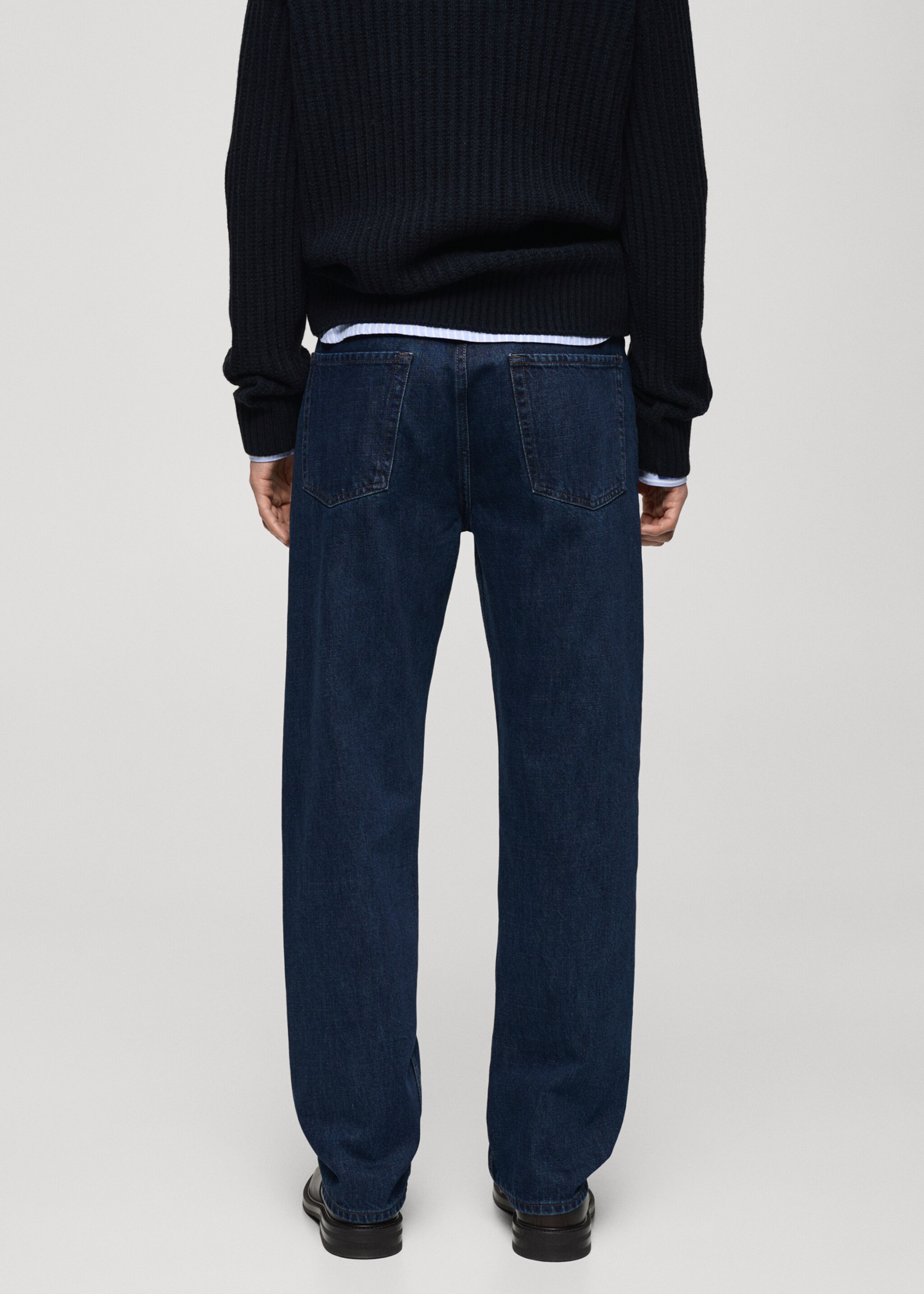Straight Fit-Jeans Moby mit dunkler Waschung - Rückseite des Artikels