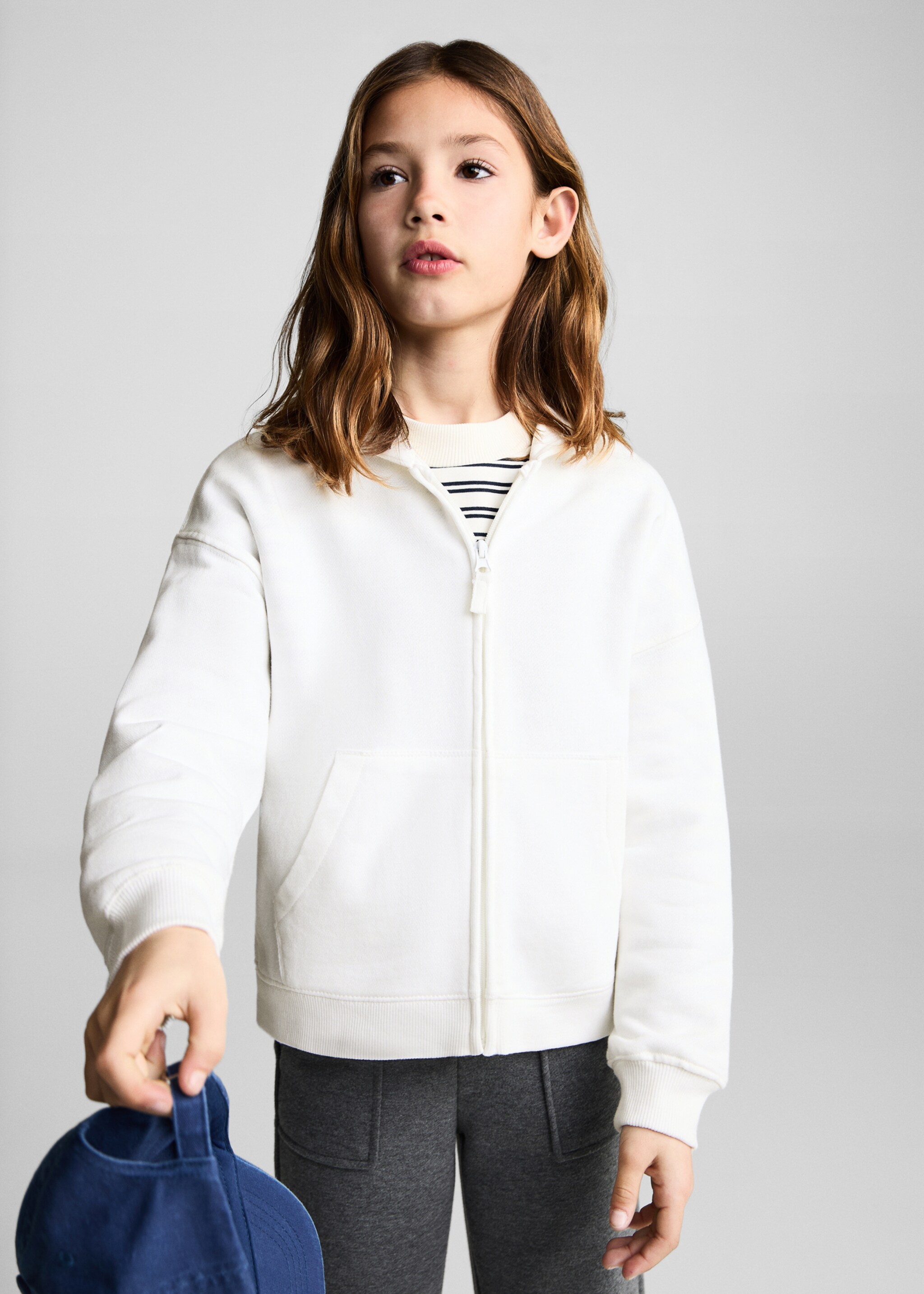 Sudadera abierta capucha - Plano medio