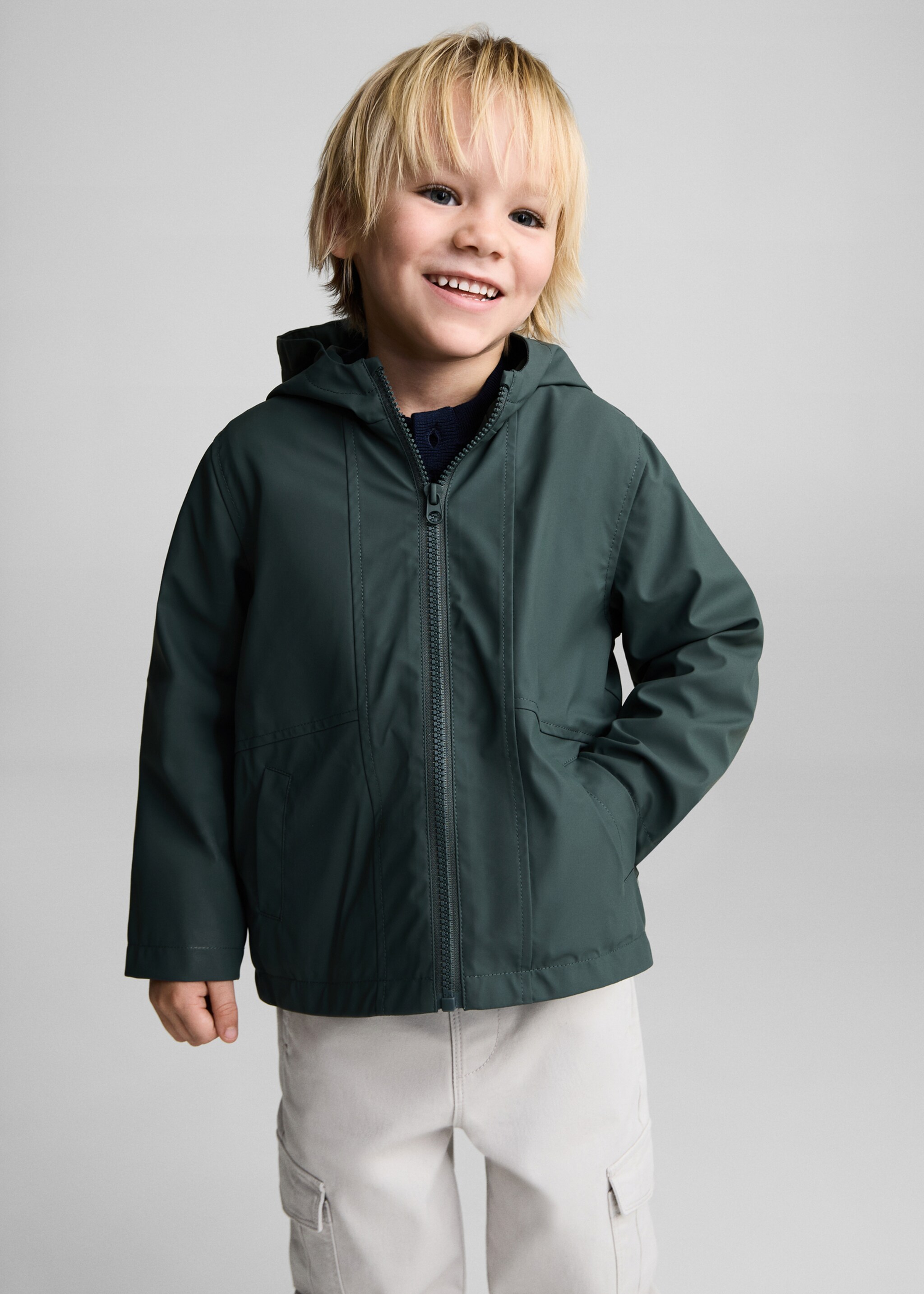 Anorak impermeable capucha - Plano medio