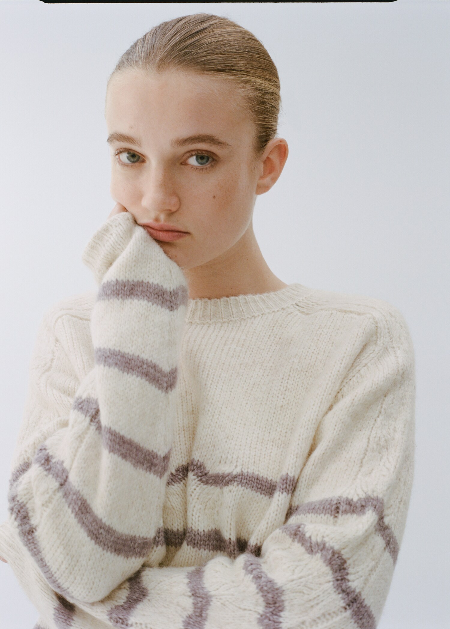 Oversized striped sweater - Details of the article 5