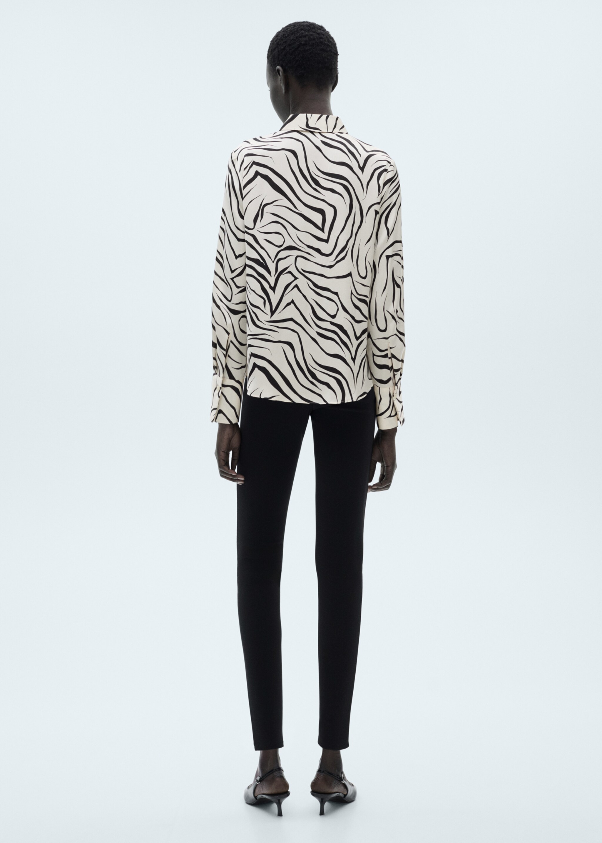 Satin print shirt - Reverse of the article