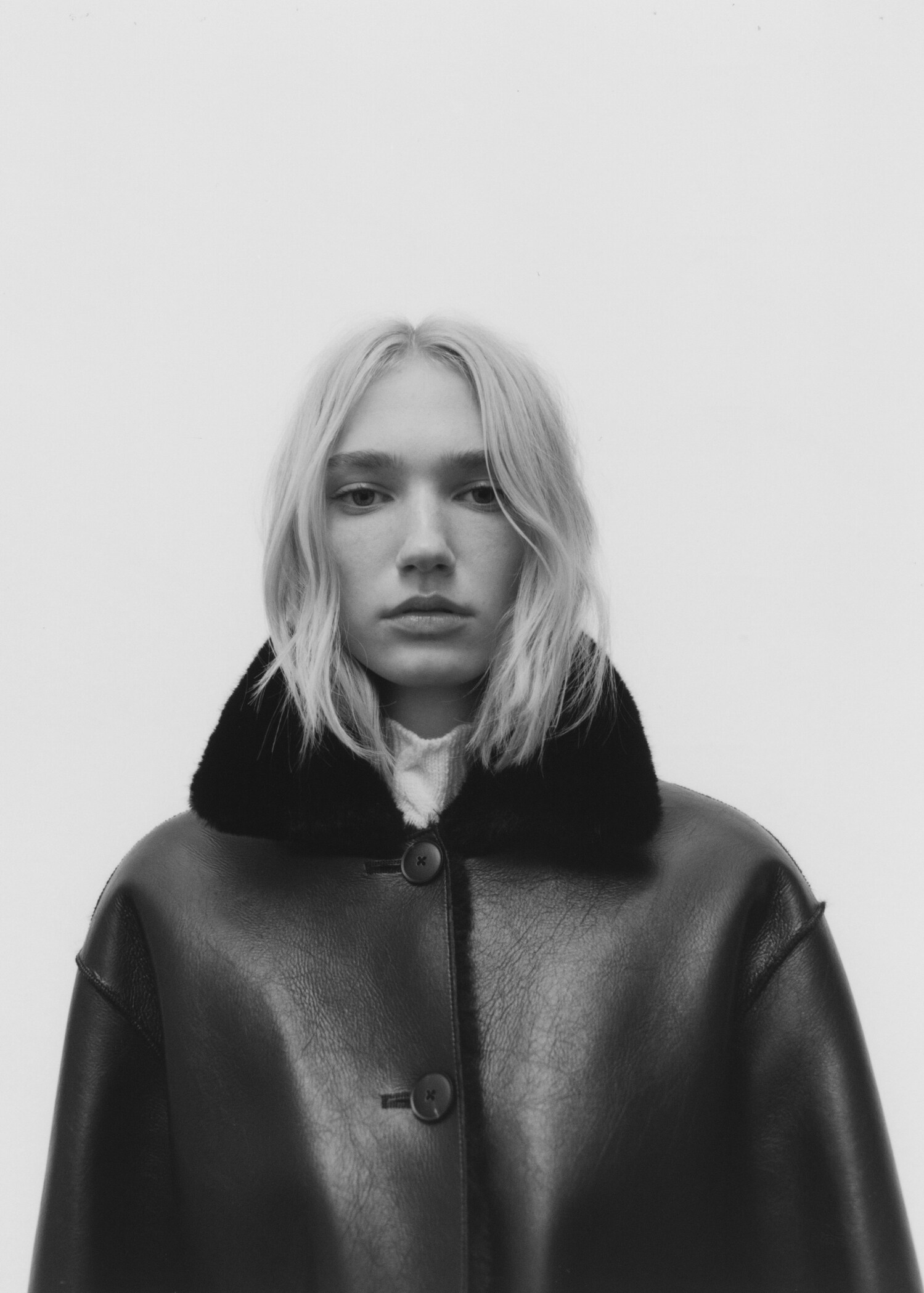 Double-sided leather-effect jacket with pockets - Details of the article 7