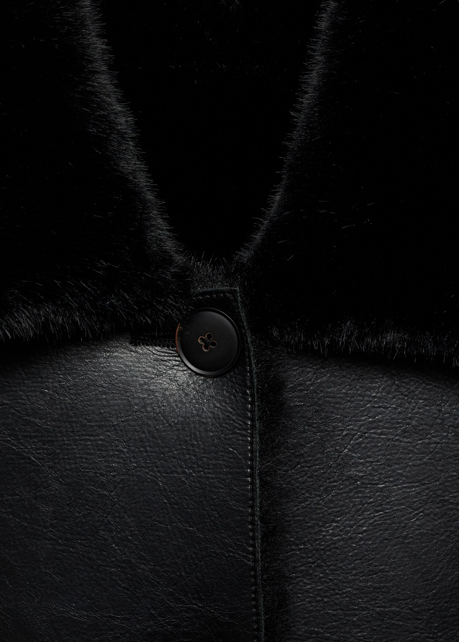 Double-sided leather-effect jacket with pockets - Details of the article 8