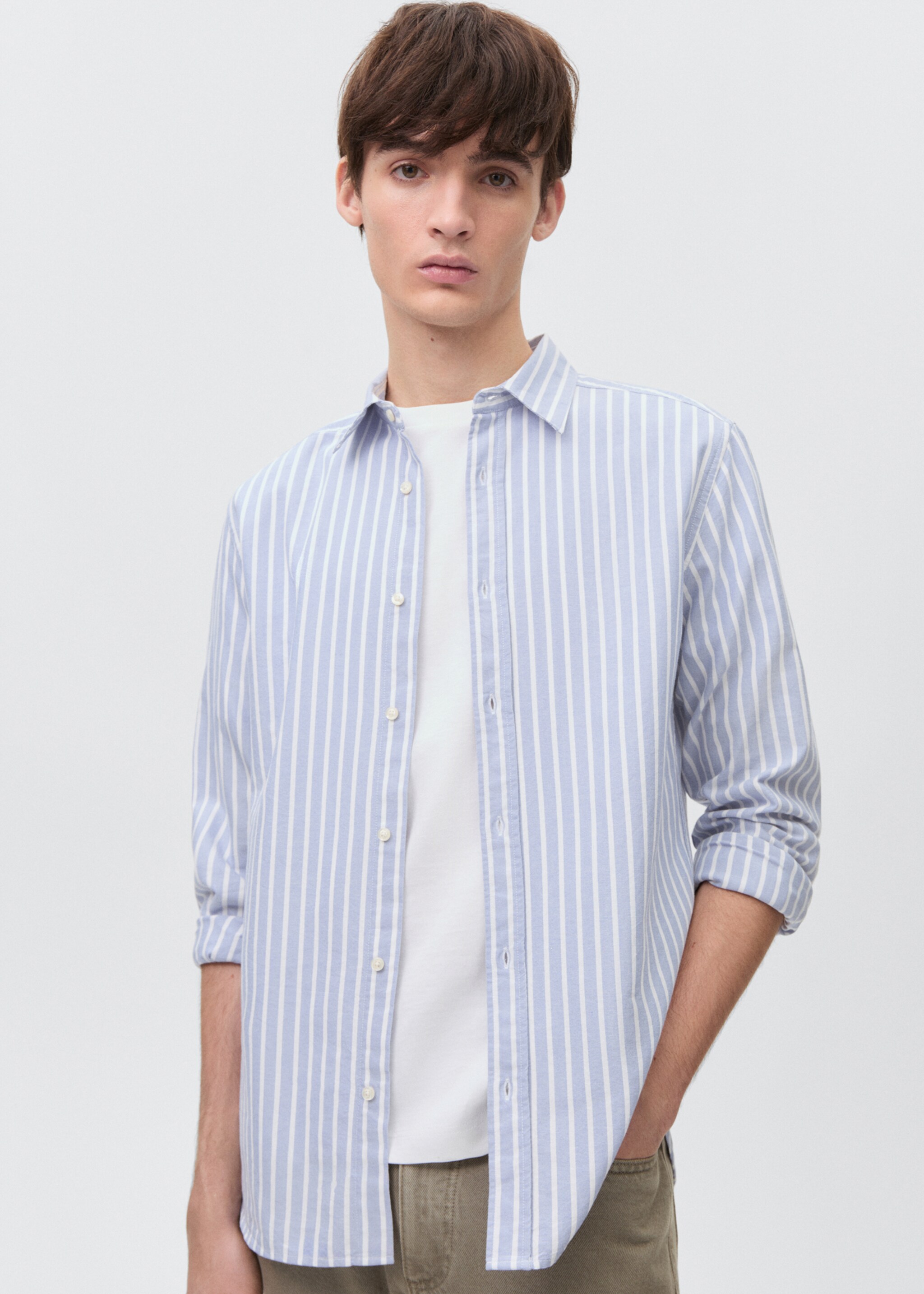Chemise oxford rayée - Plan moyen