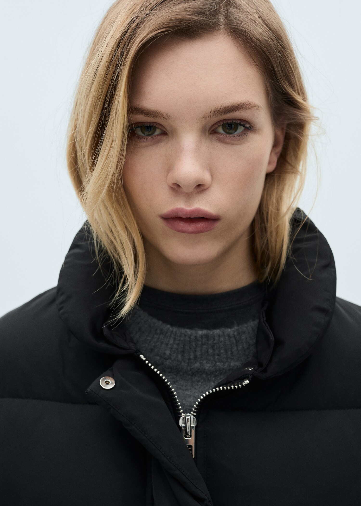 Anorak corto acolchado cuello pelo - Detalle del artículo 1