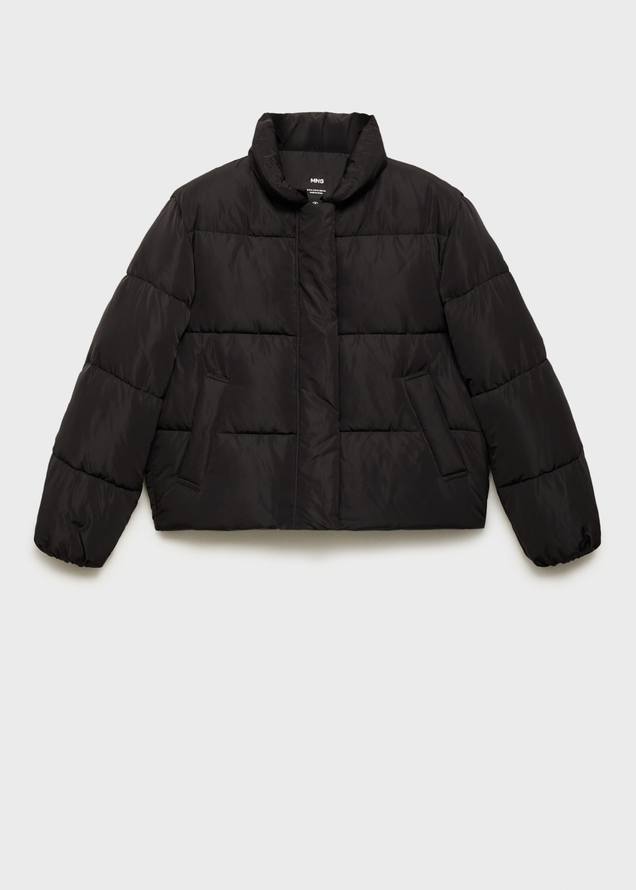 Short padded anorak with fur collar - Details of the article 8