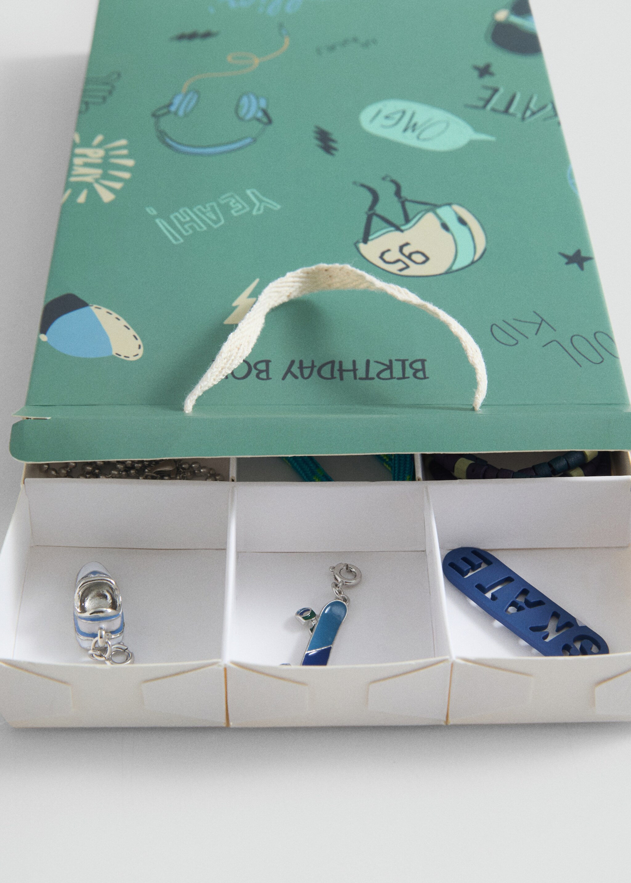 Birthday gift box - Details of the article 2