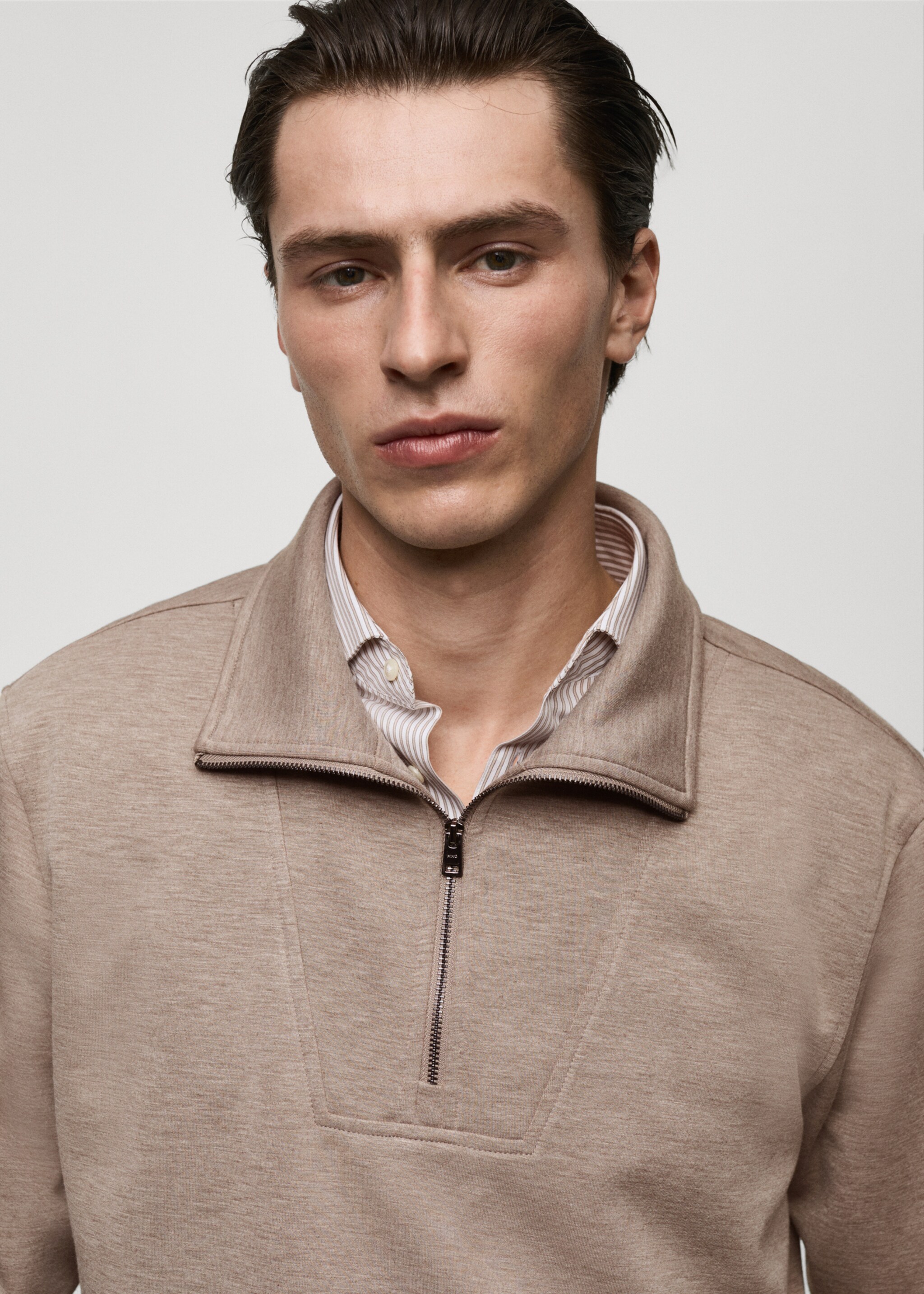Sudadera regular fit cuello cremallera - Detalle del artículo 1