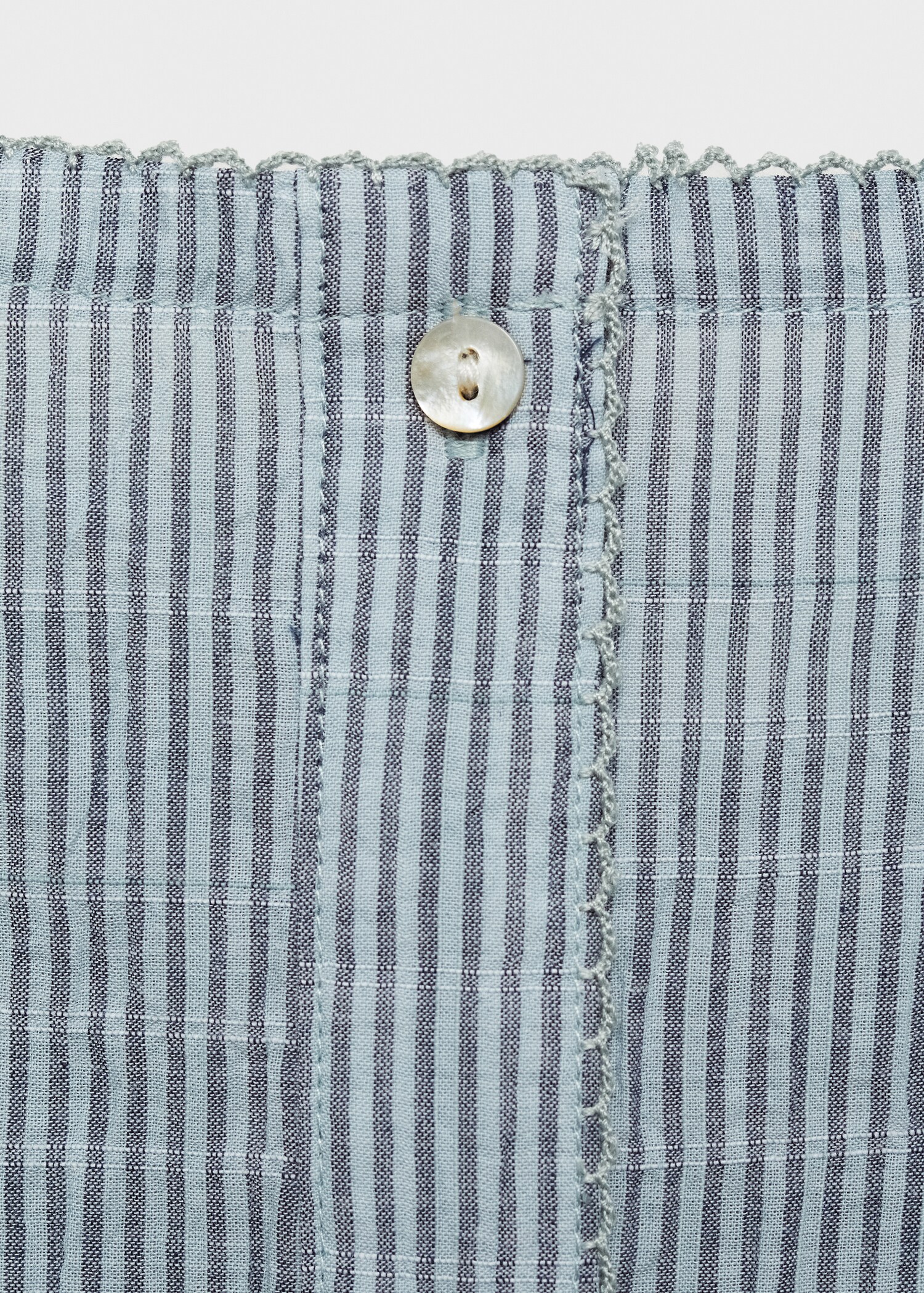 Two-piece cotton woven stripe seersucker pyjamas - Details of the article 0