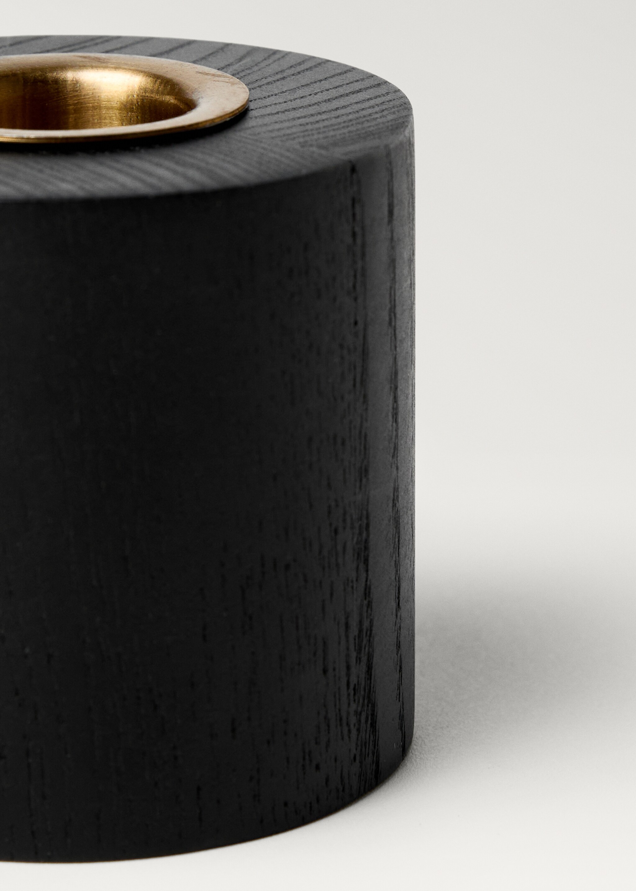 Cylindrical wooden candleholder - Szczegóły artykułu 2