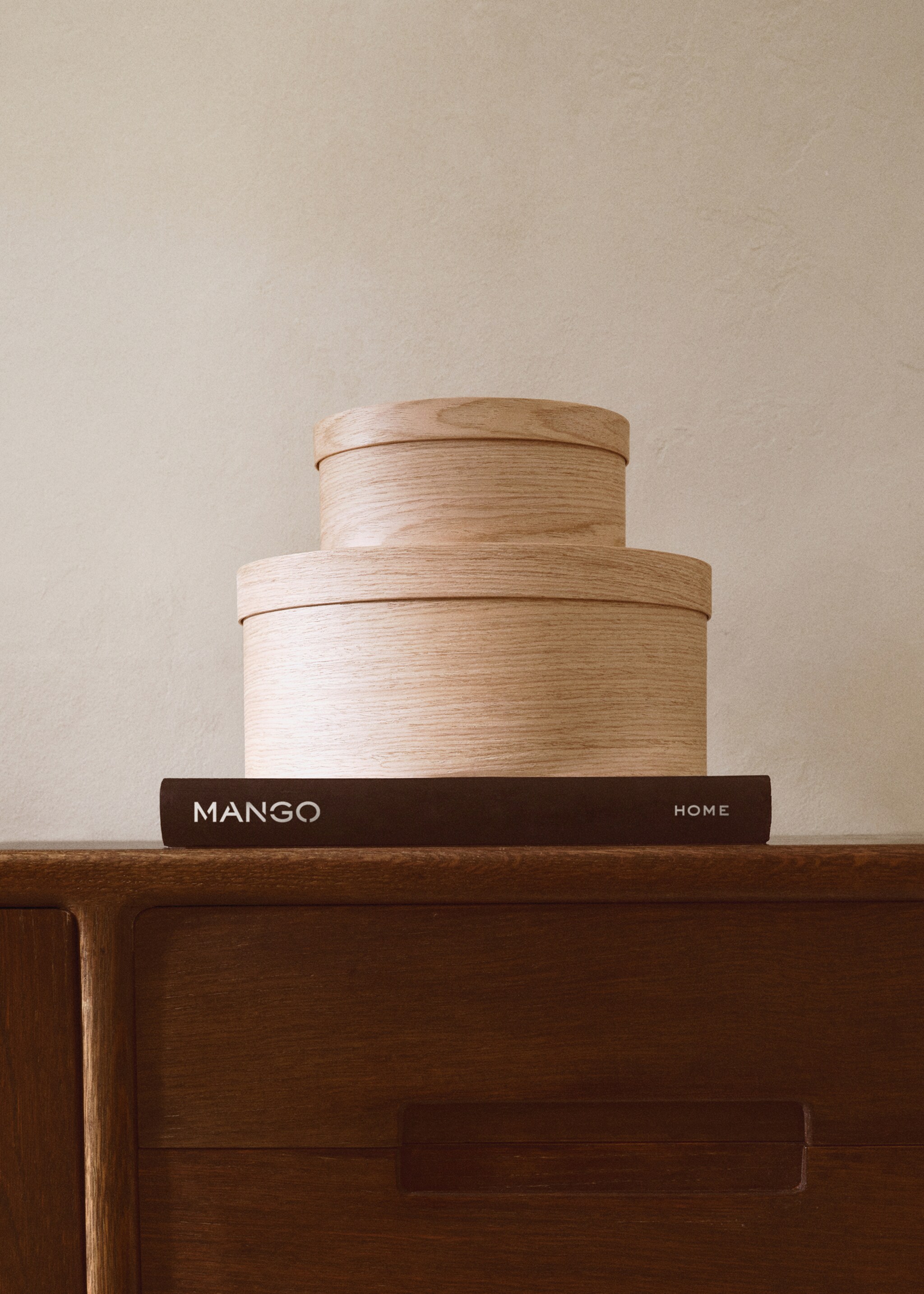 Medium oval wooden box - Details of the article 6