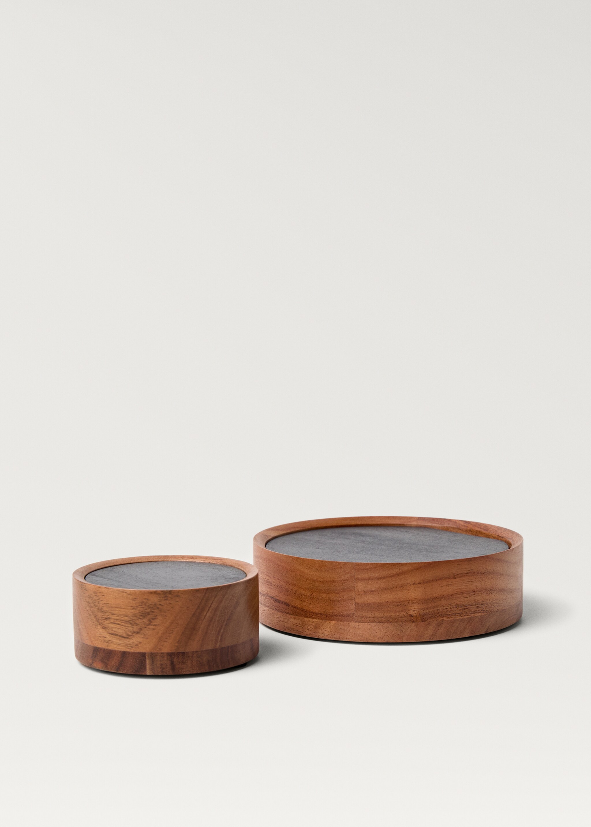 Small two-tone wooden box - Details of the article 4