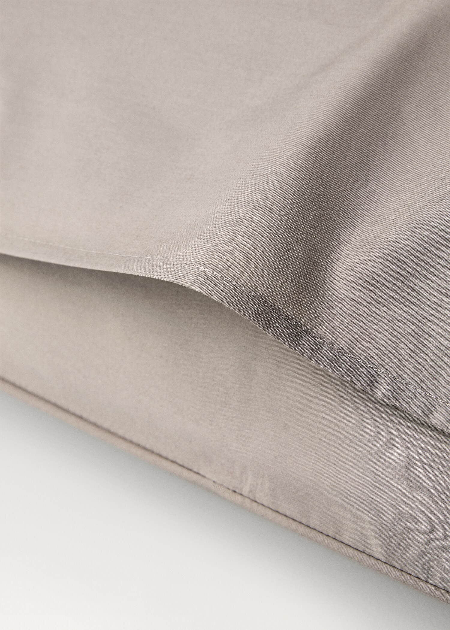 Deux taies d'oreiller percale de coton 500 fils détail passepoilé arrondi 60x60 cm - Détail de l'article 3