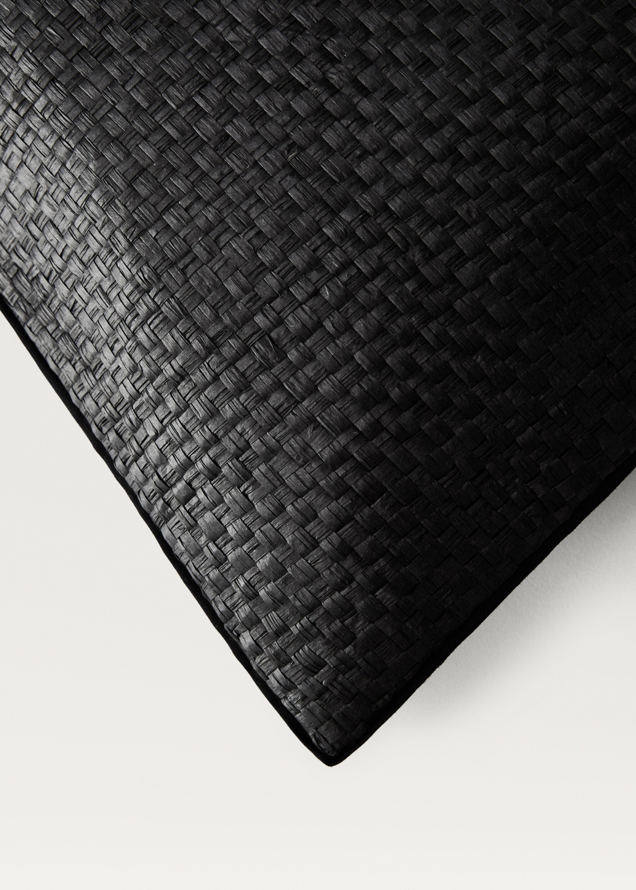 Kuddfodral i flätat papper med passpoal 30x50 cm - Detaljer om artikeln 1