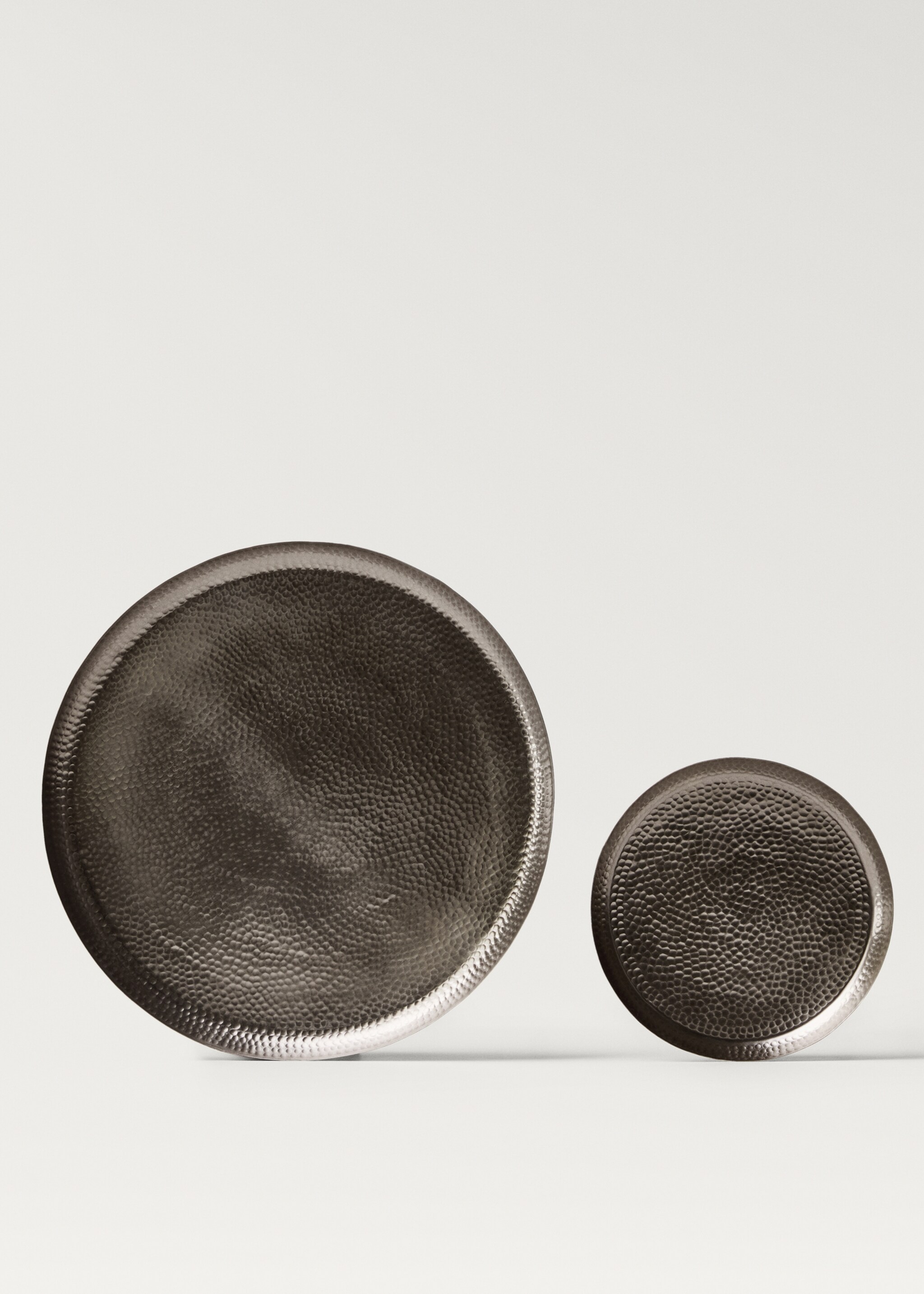 Large hammered metal tray - Details of the article 3