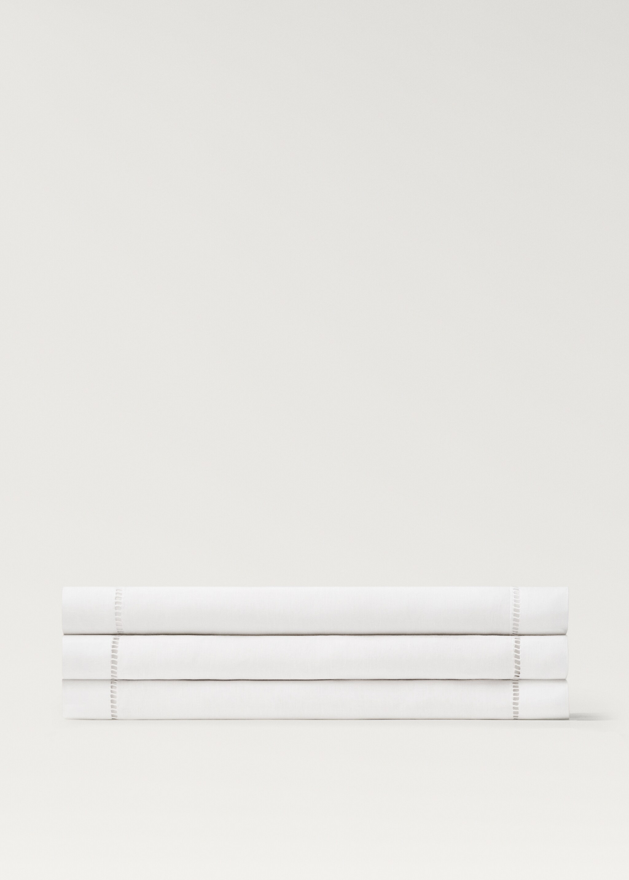 Linen table runner with embroidered hemstitch - Article without model