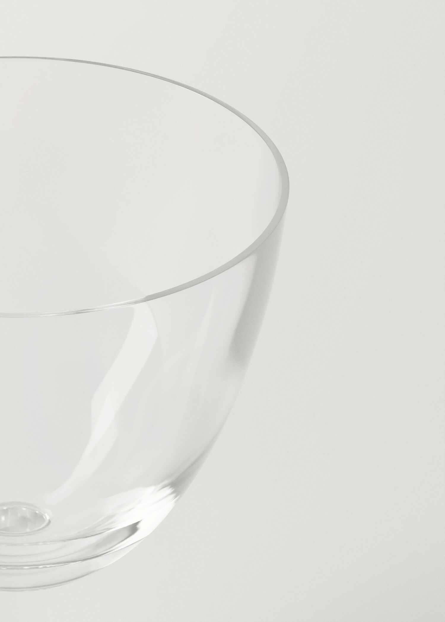 Low hand-blown stem glass - Details of the article 1