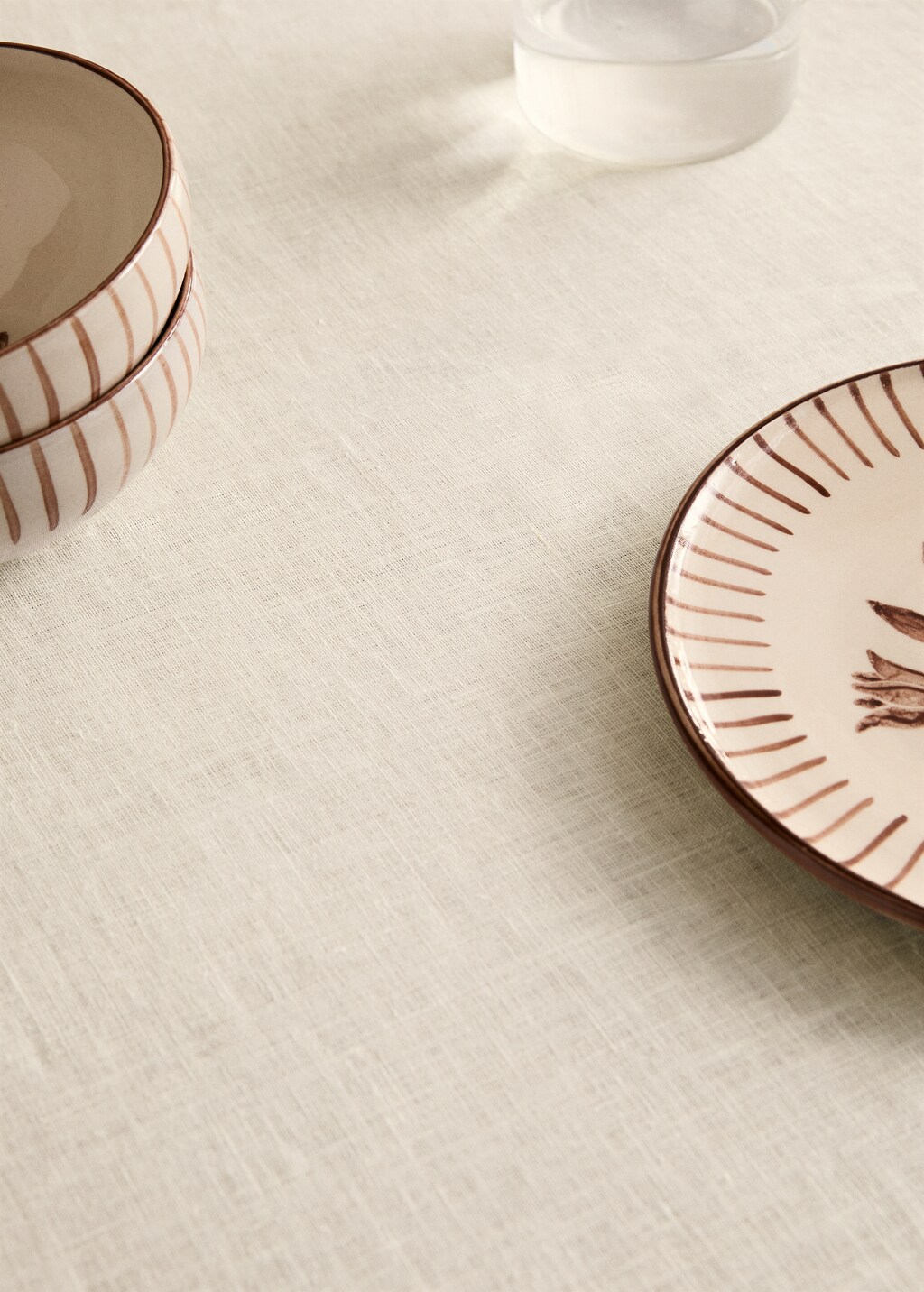 100% linen lace tablecloth for 6 to 8 diners